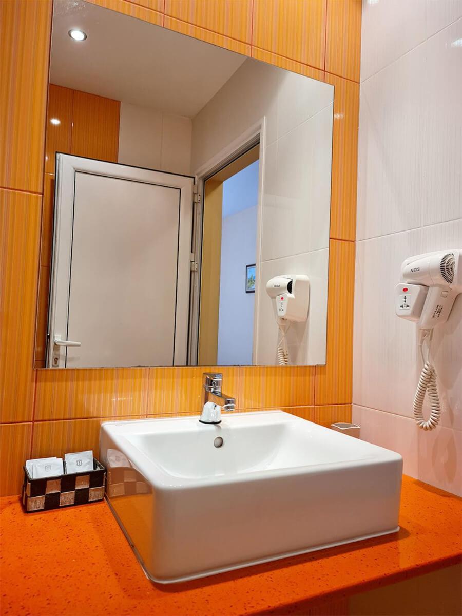 Twin Room with Balcony photo 3