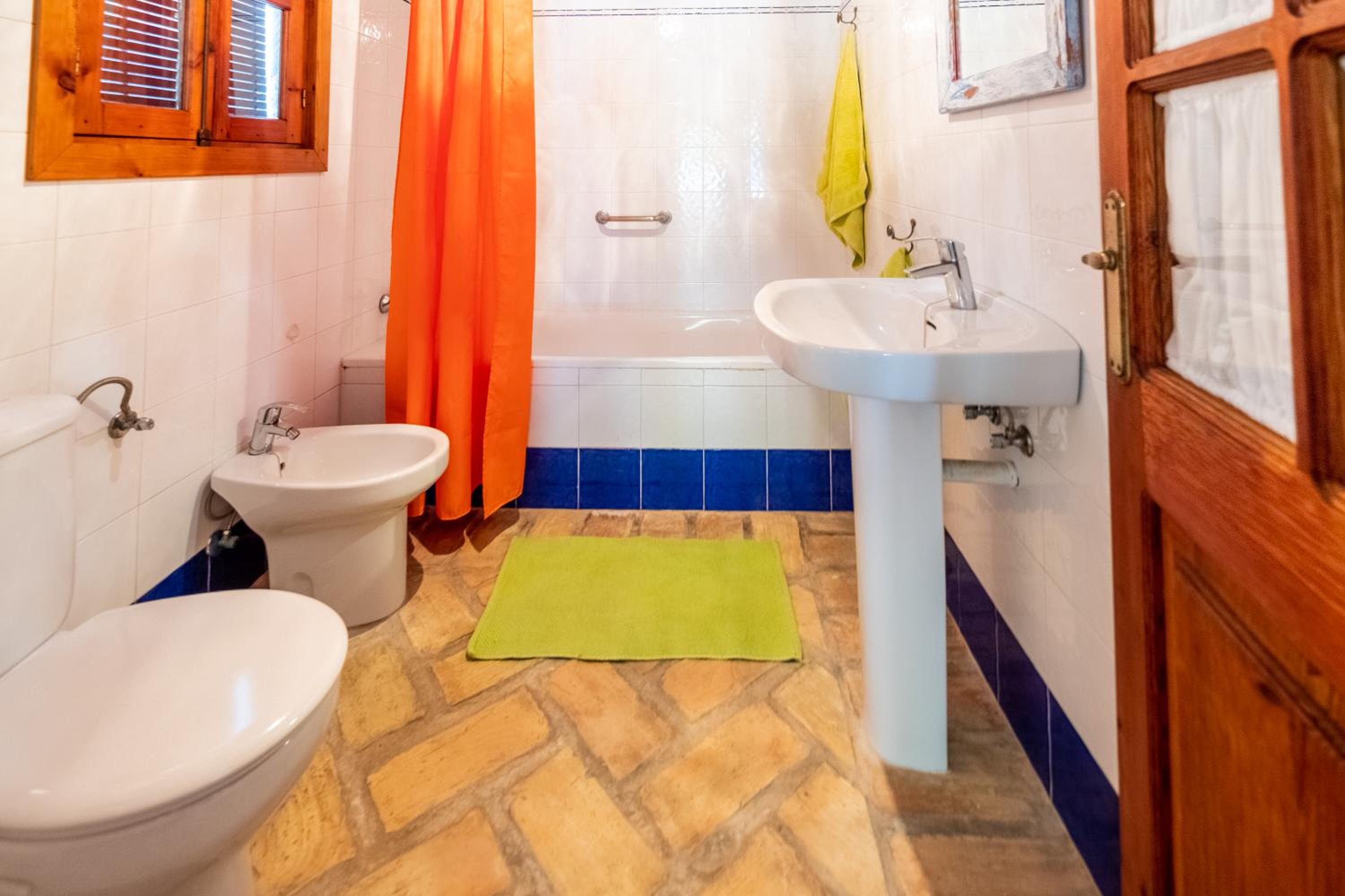 Two-Bedroom House - Photo 24
