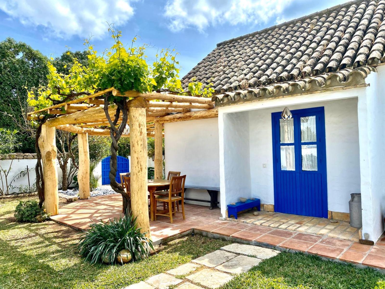 Two-Bedroom House - Photo 18