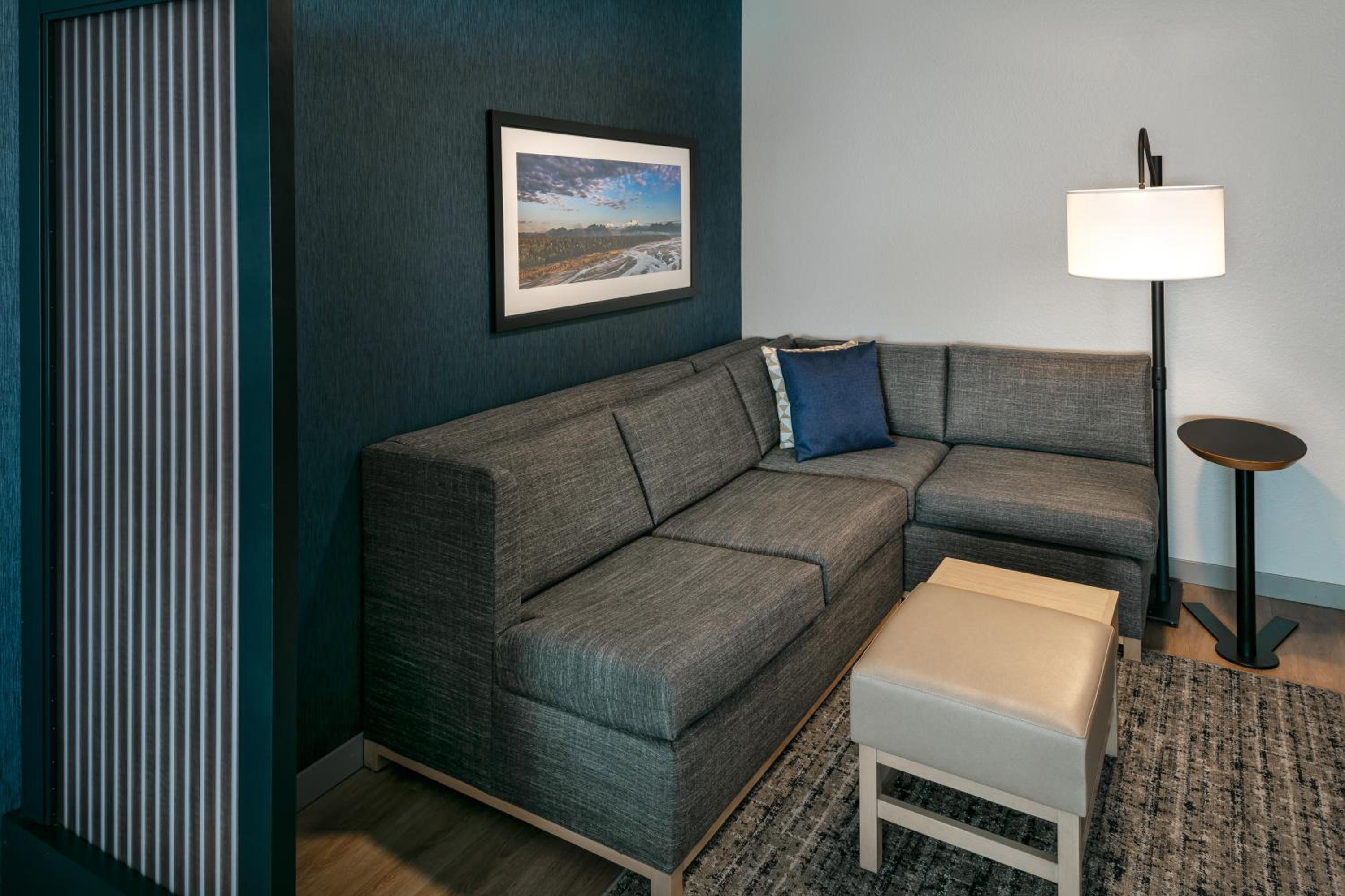 King Room with Sofa Bed - Photo 1