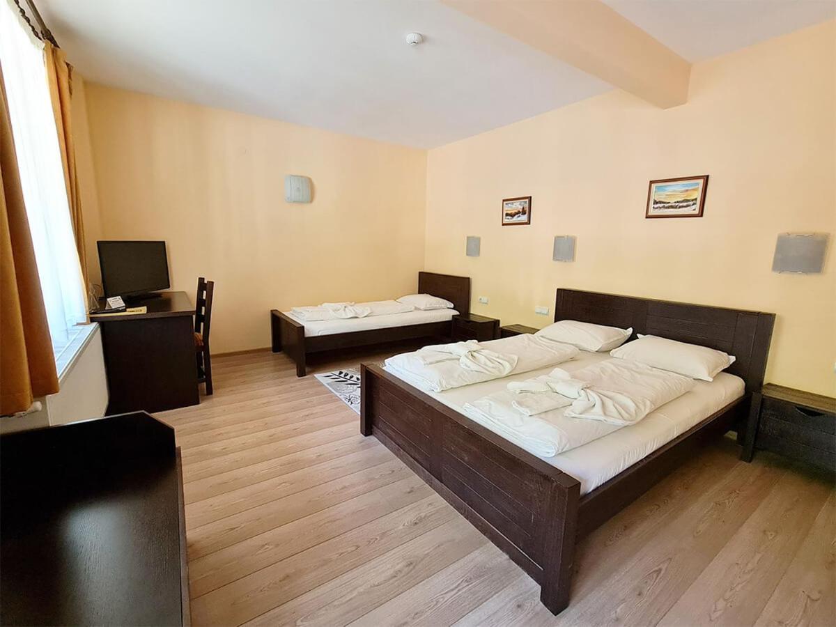 Triple Room with Balcony photo 1