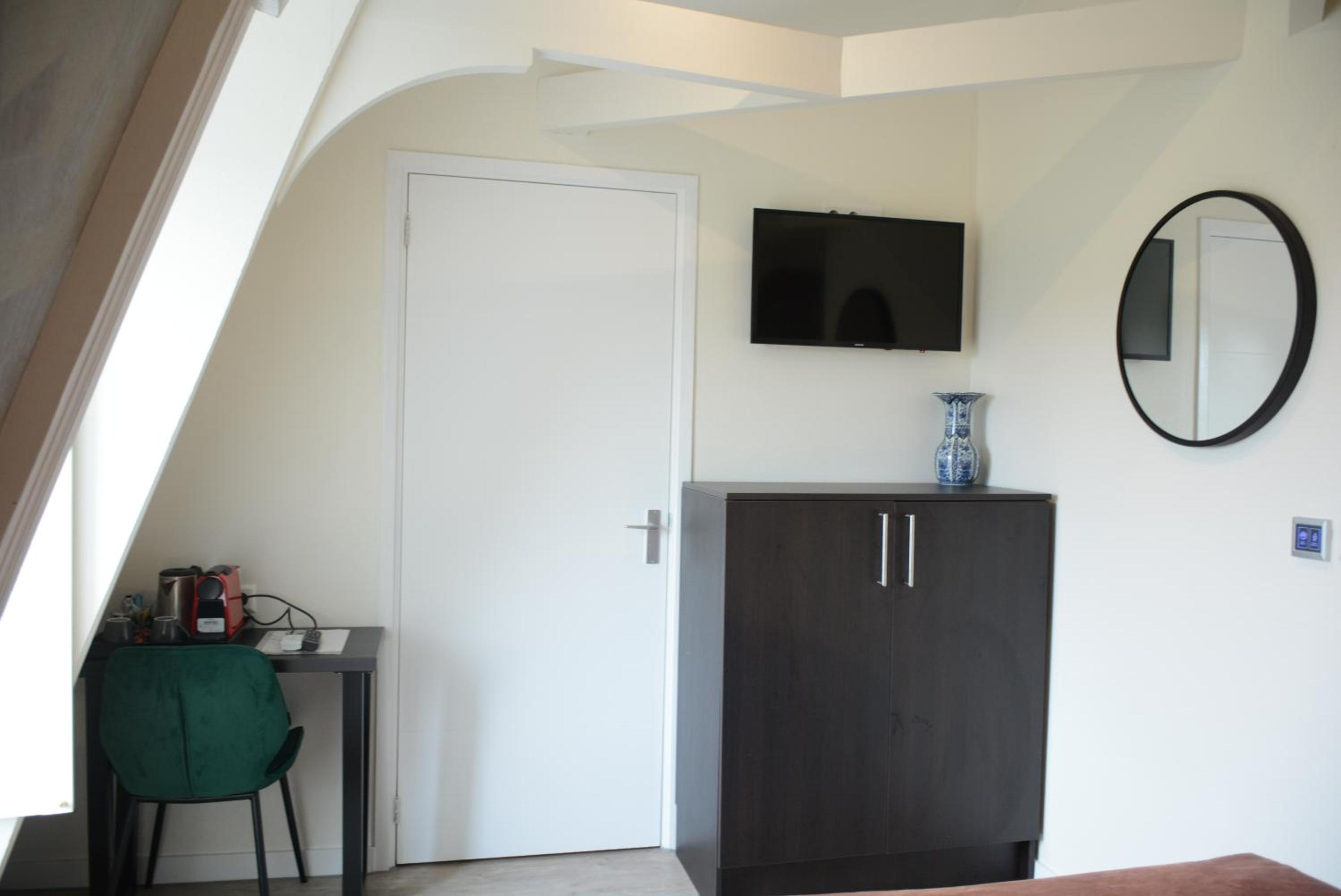 Comfort Double Room with Canal View photo 3