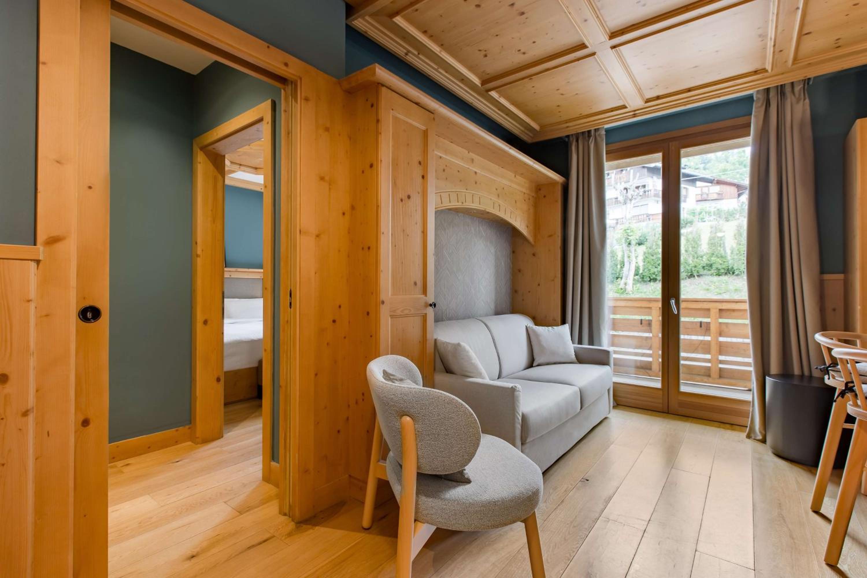 One-Bedroom Apartment with Cristallo Mountain View - Photo 6