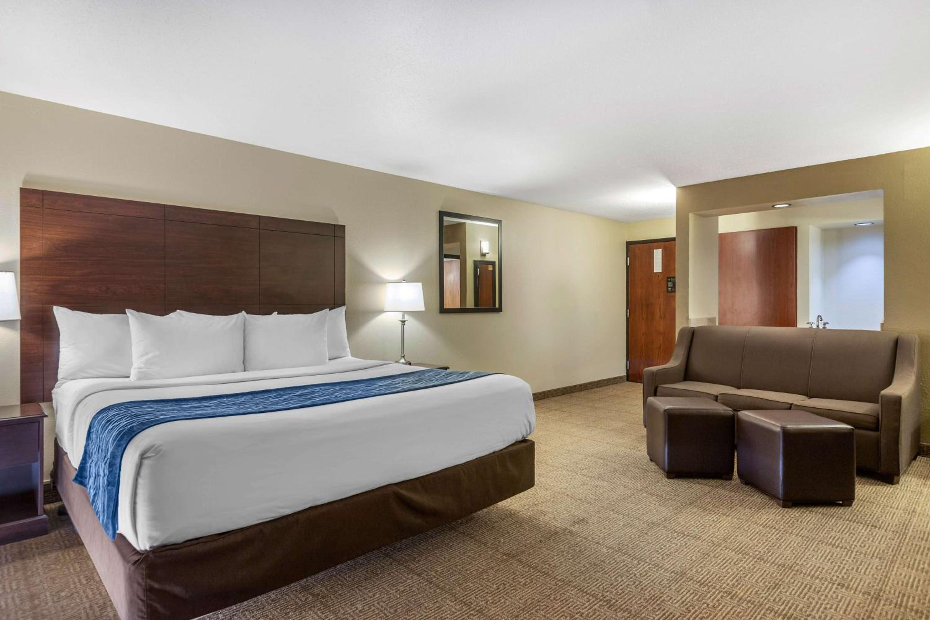 King Suite - Non Smoking - Photo 1