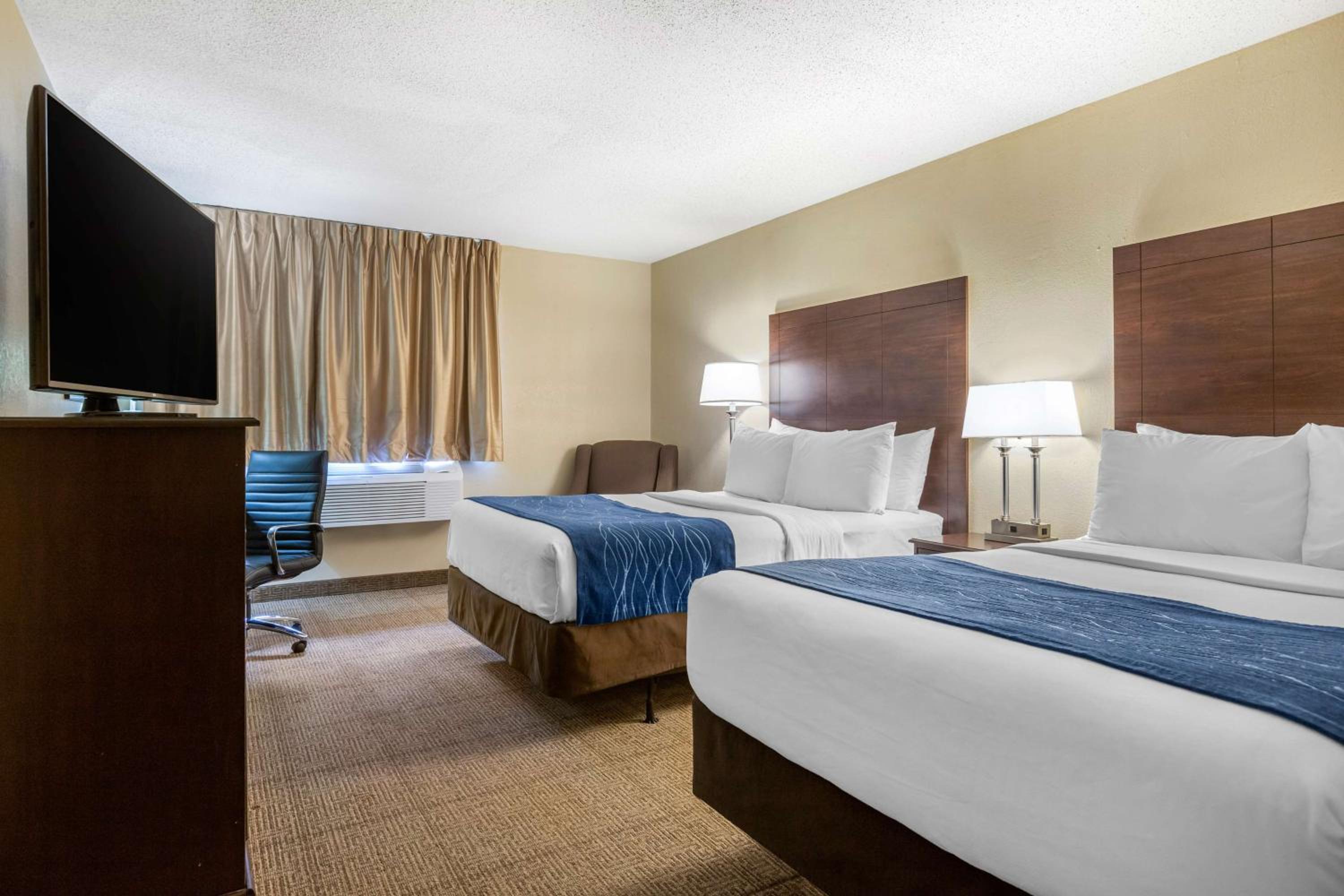 Double Room with Two Double Beds - Non-Smoking - Photo 1