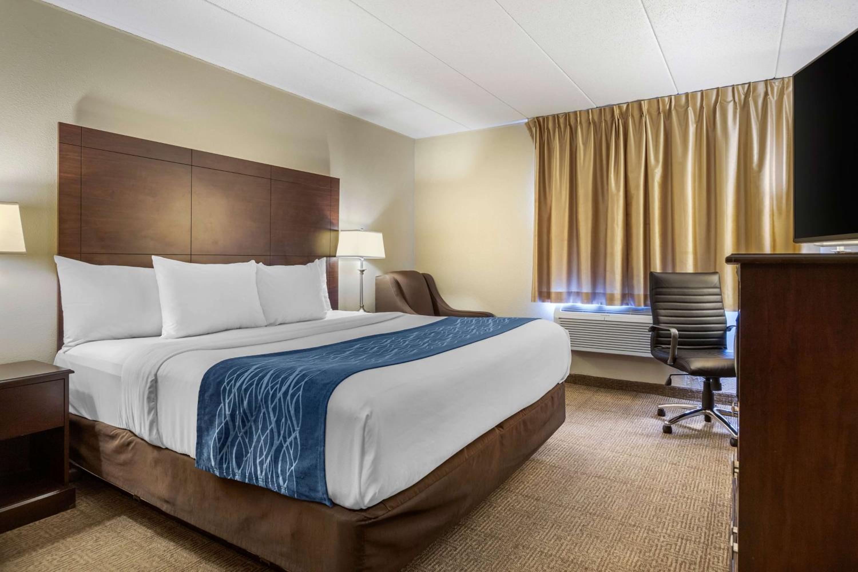 King Room - Non-Smoking - Photo 1