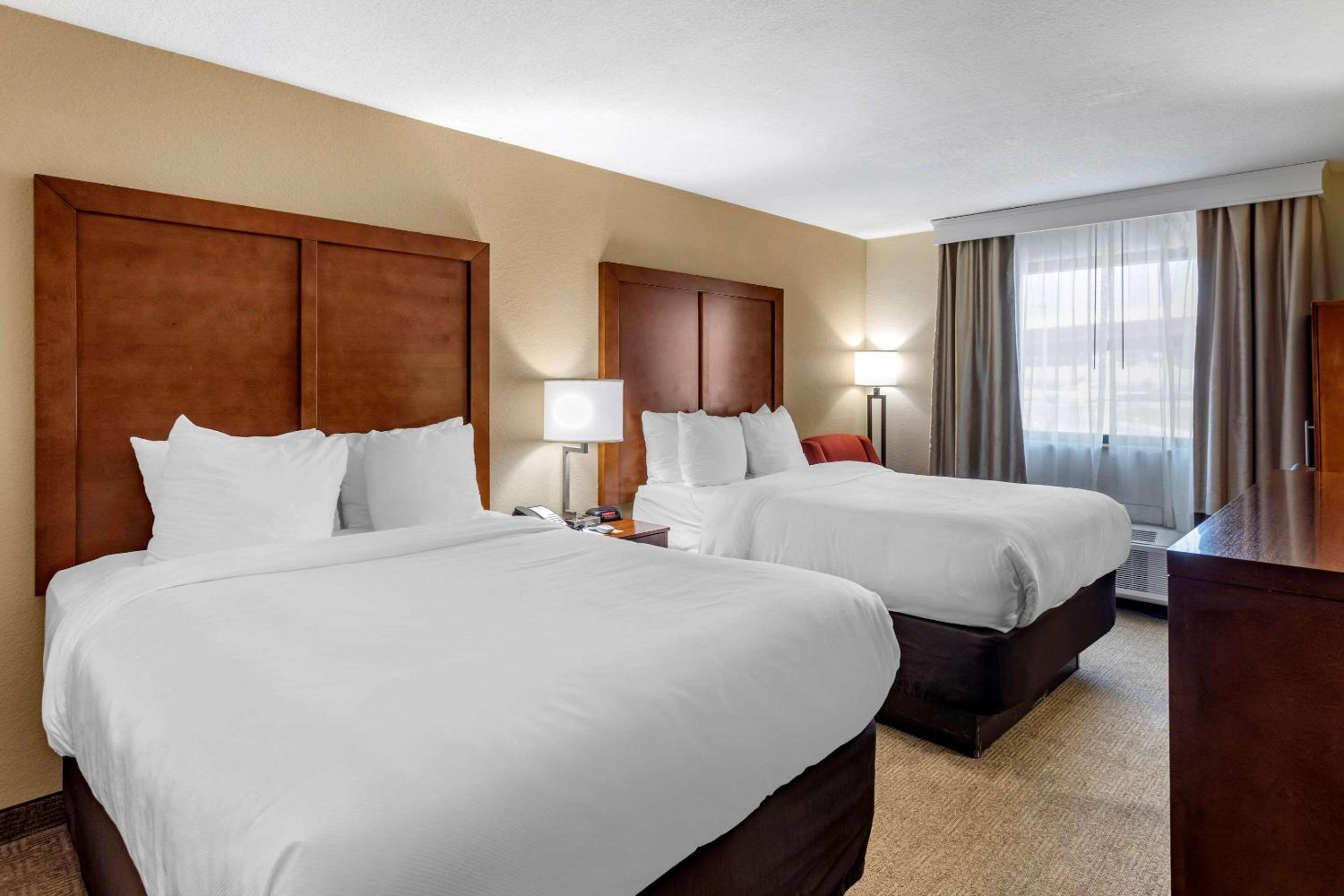 Double Room with Two Double Beds - Photo 4