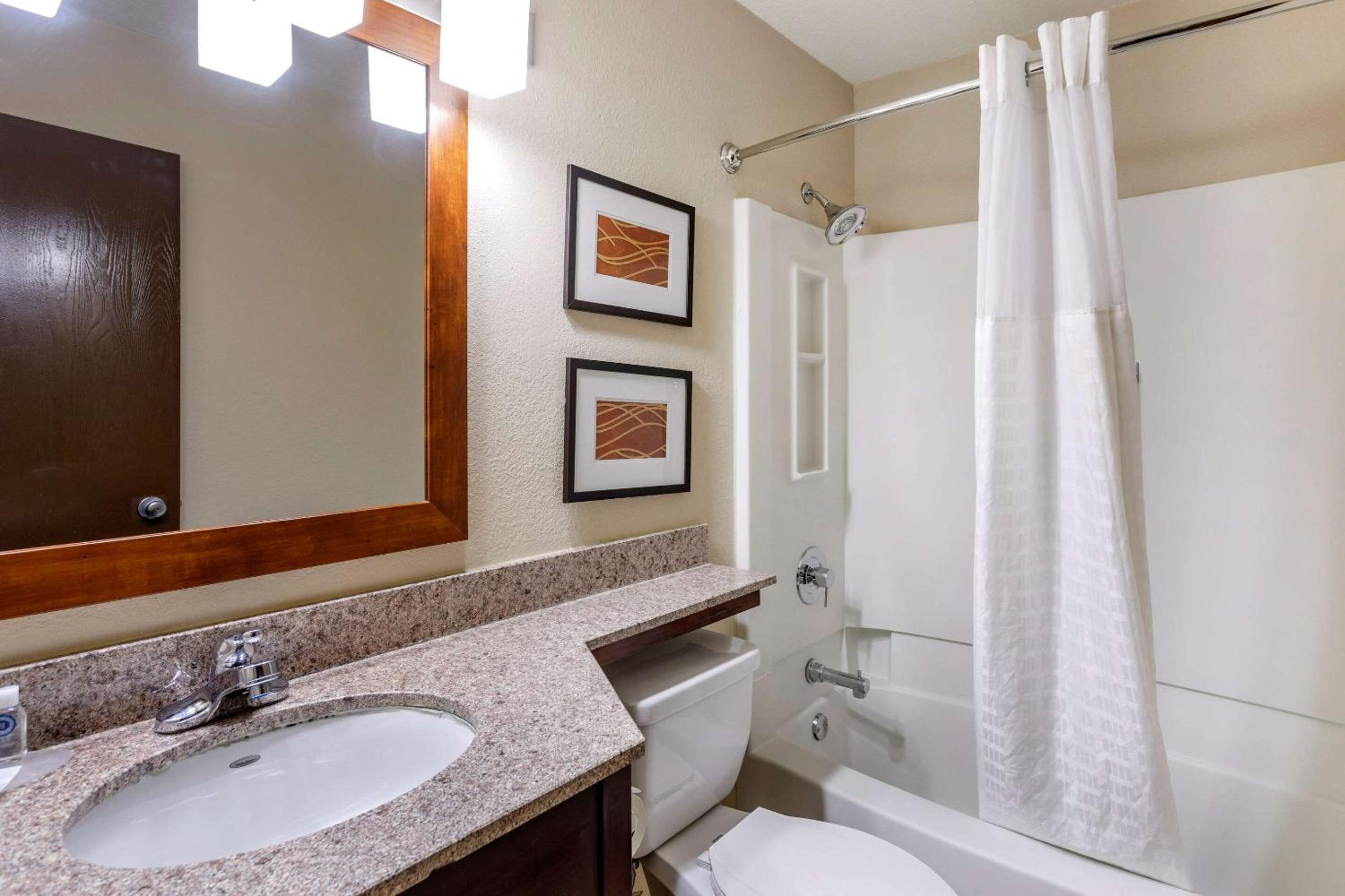 Double Room with Two Double Beds - Photo 6