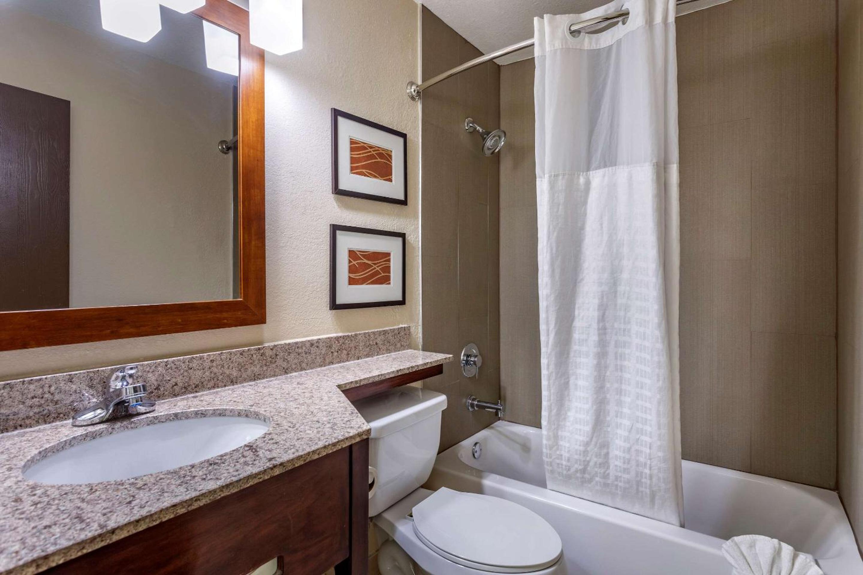 Double Room with Two Double Beds - Photo 3