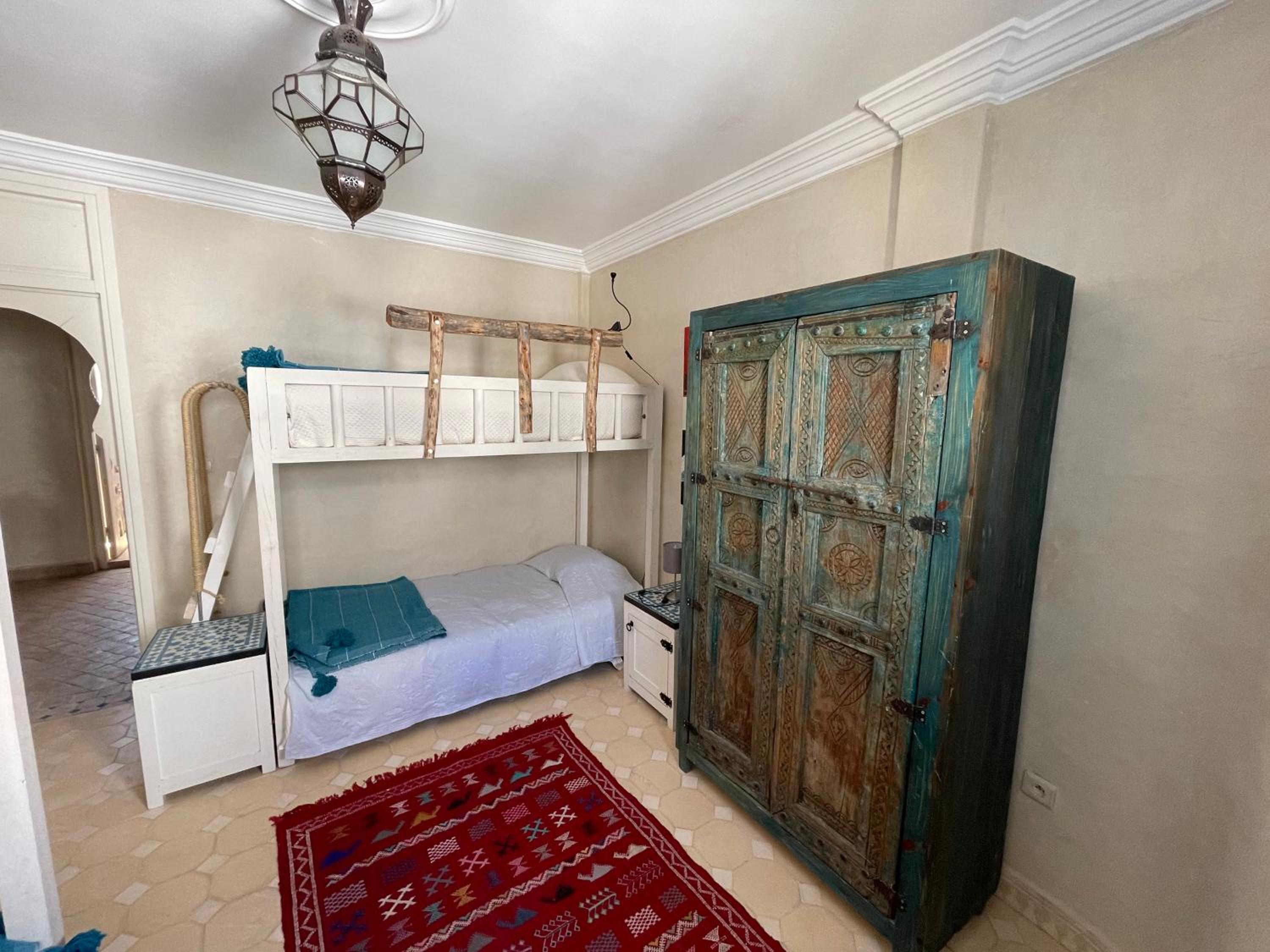 Bed in 4-Bed Female Dormitory Room photo 3