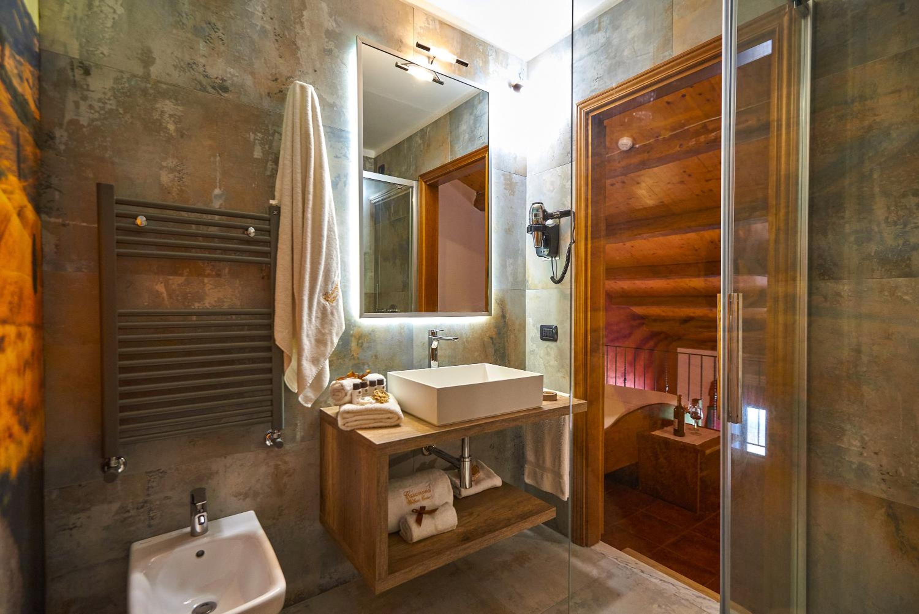 Deluxe Junior Suite - Photo 4