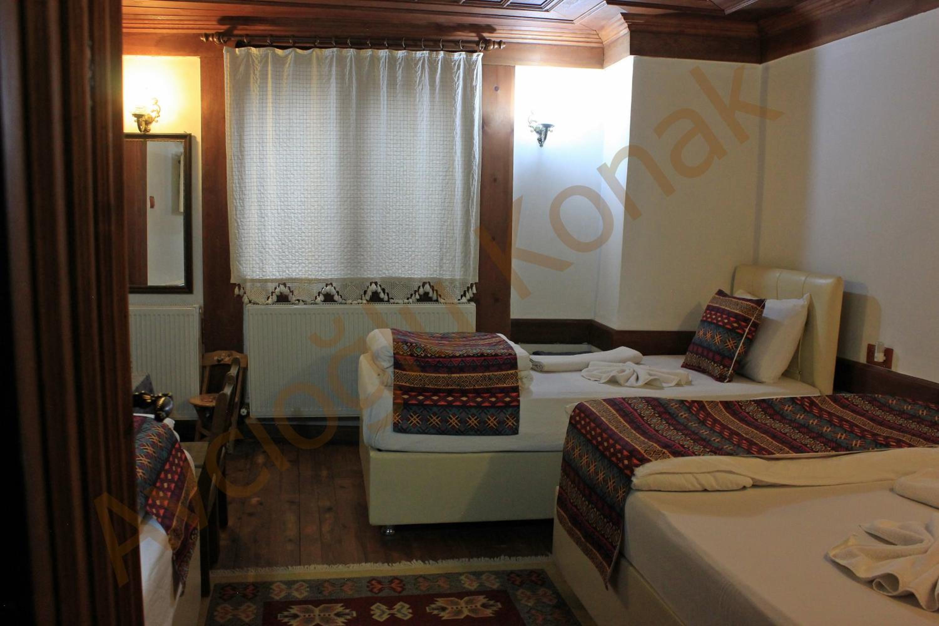 Family Room with Private Bathroom photo 3
