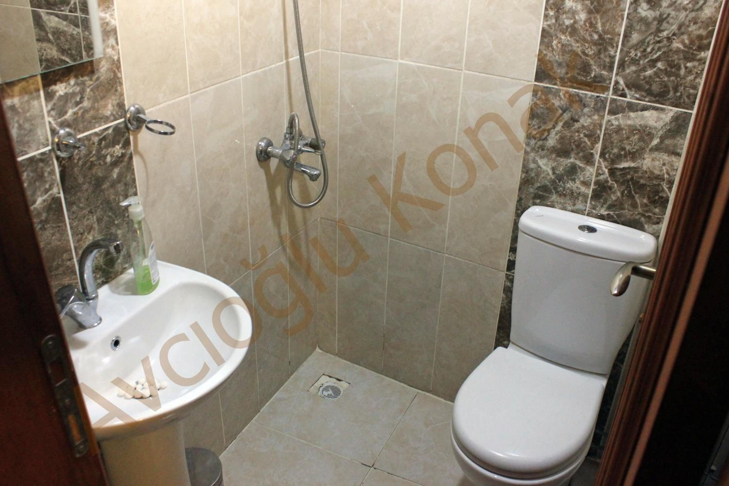 Family Room with Private Bathroom photo 2