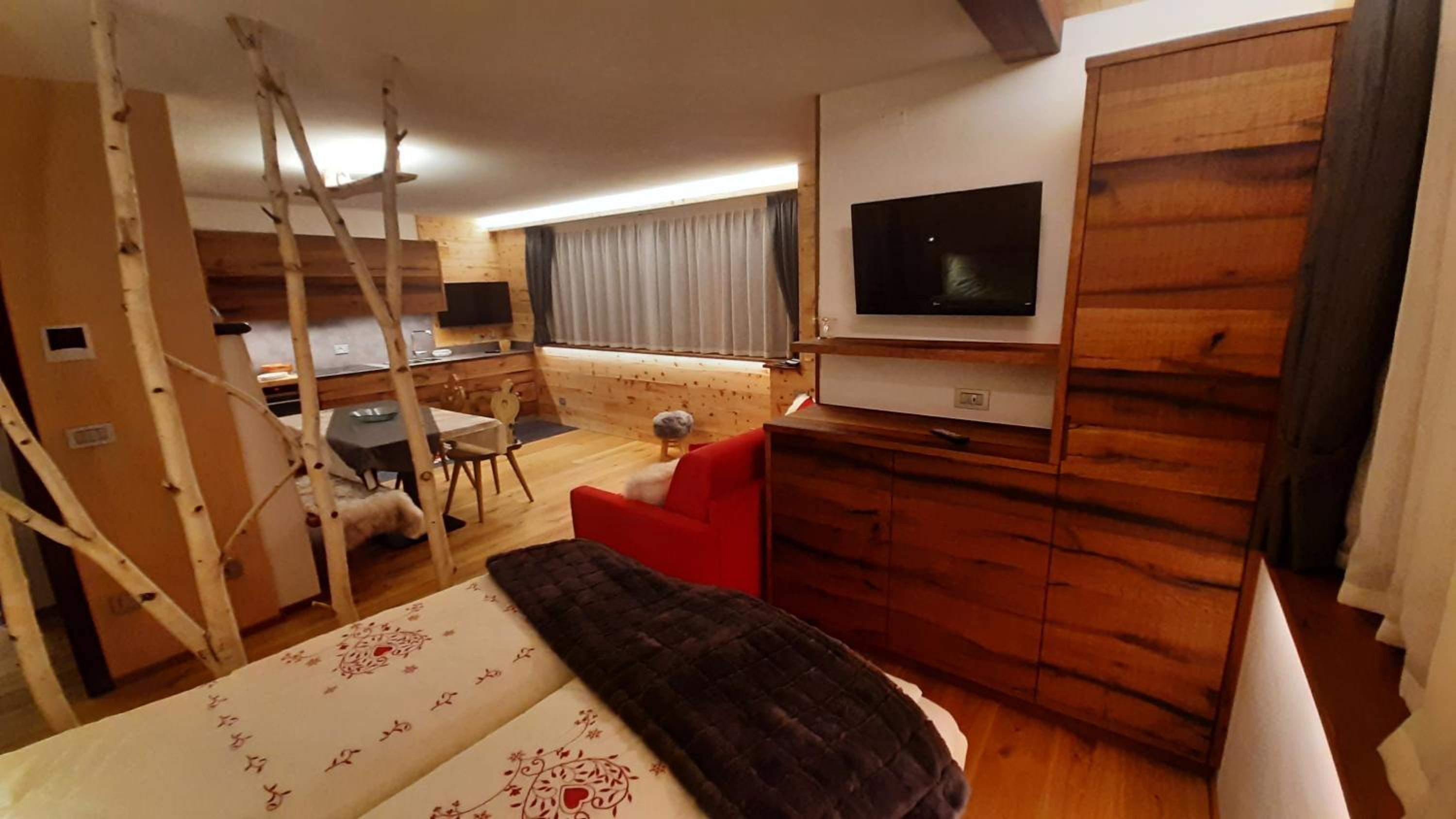 Double or Twin Room with Mountain View photo 3