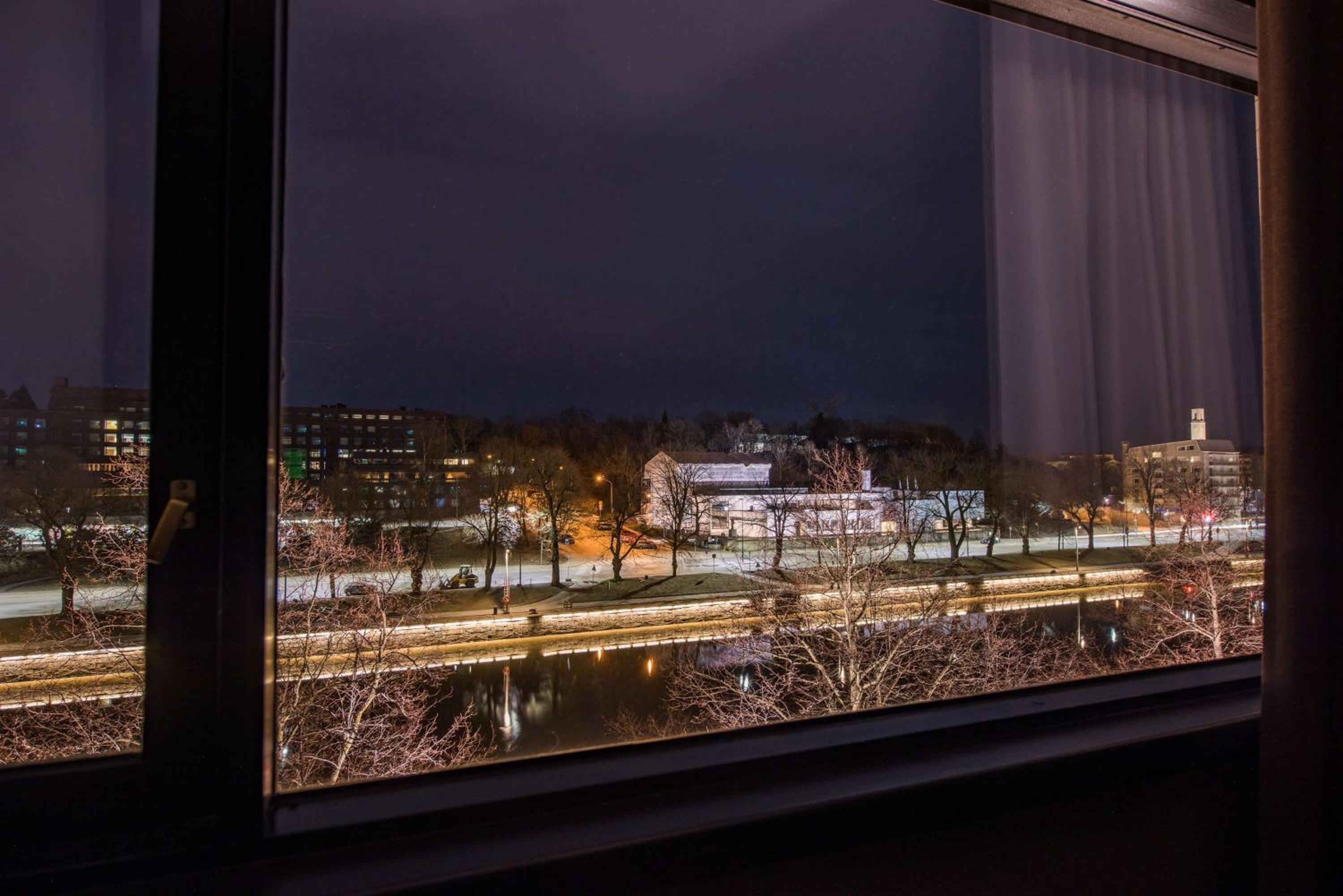 Standard Guest Room with River View - Photo 6