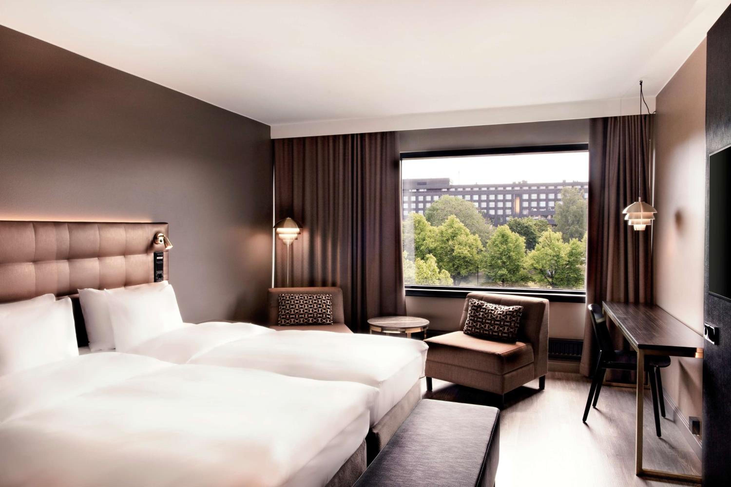 Standard Guest Room with River View - Photo 3