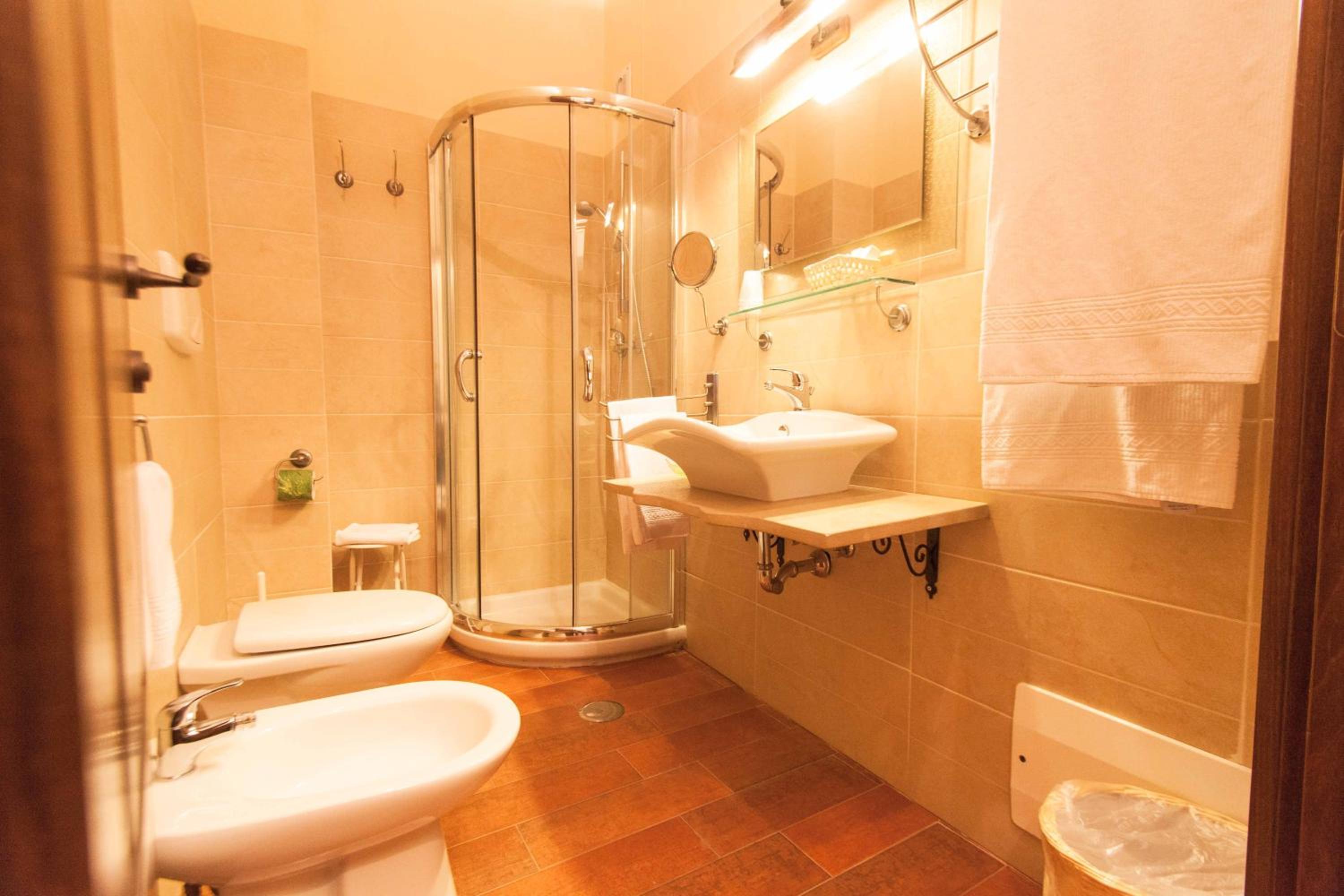 Superior One-Bedroom Apartment - Photo 40
