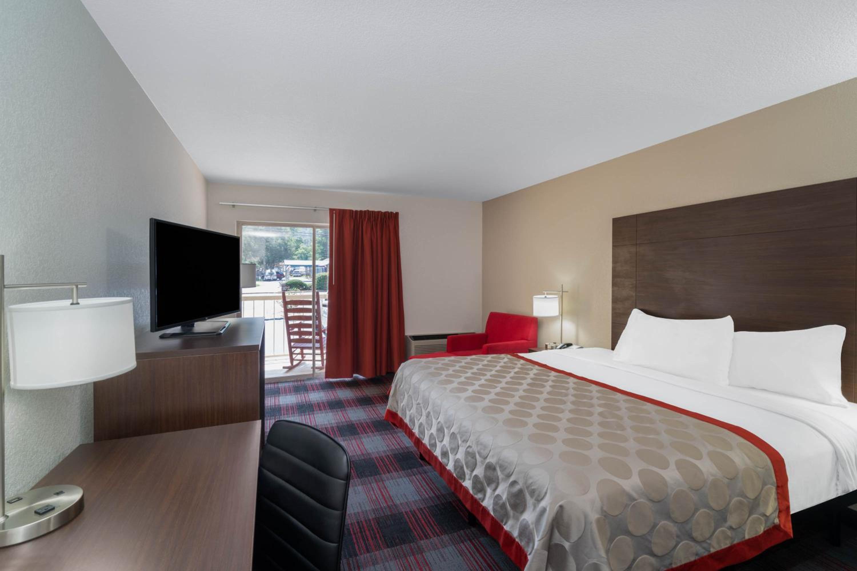 King Room with Mountain View - Accessible/Non-Smoking