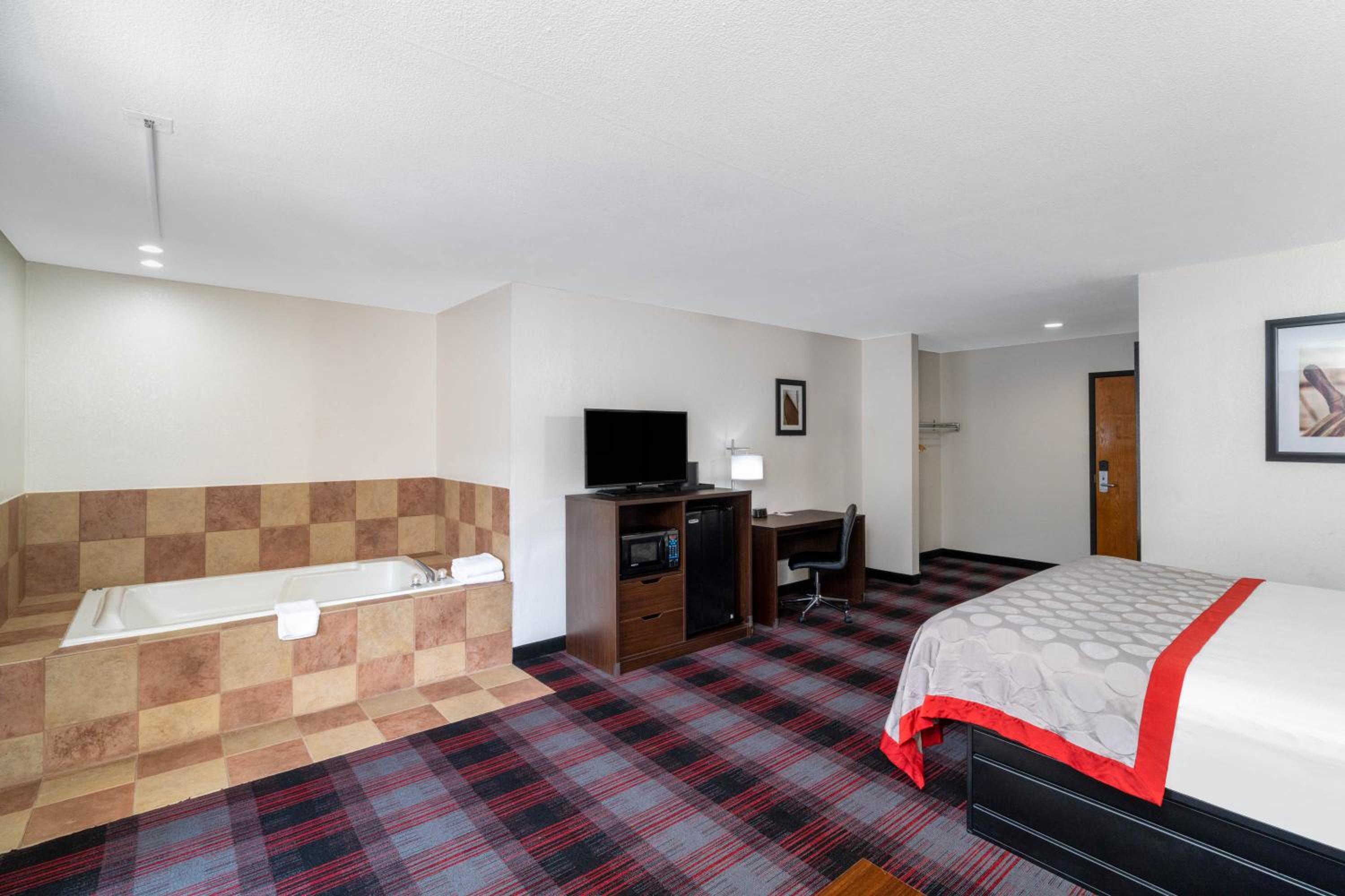 King Studio Suite with Mountain View - Non-Smoking