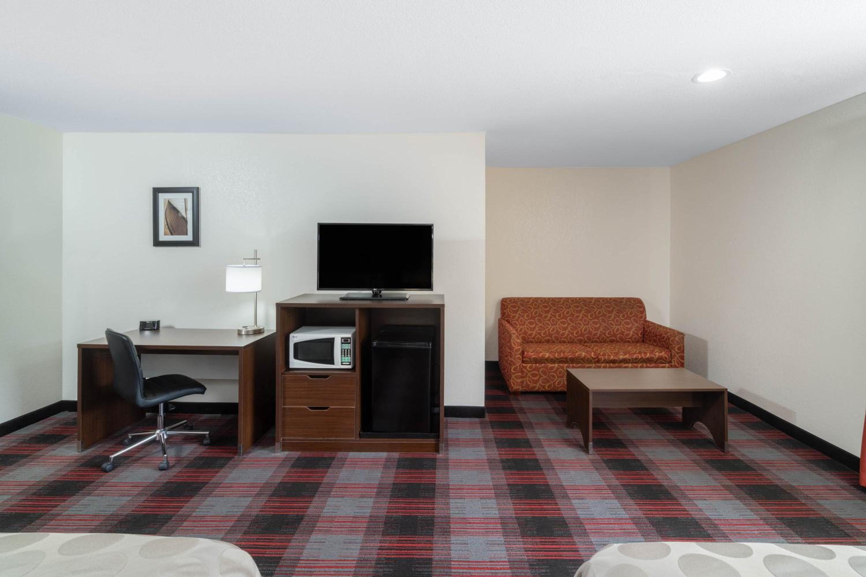 Queen Studio Suite with Two Queen Beds and Mountain View - Non-Smoking