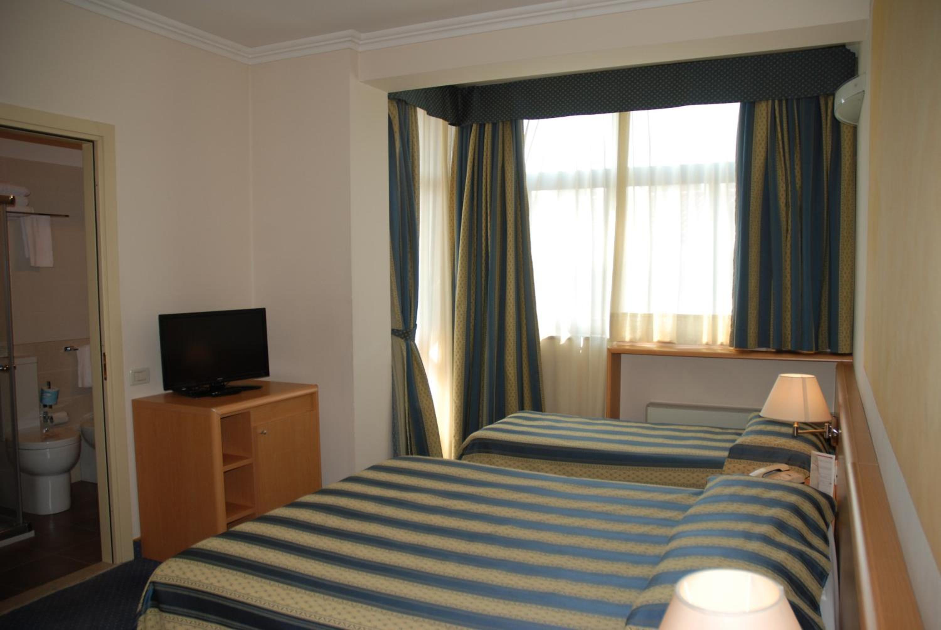 Basic Triple Room - Photo 1