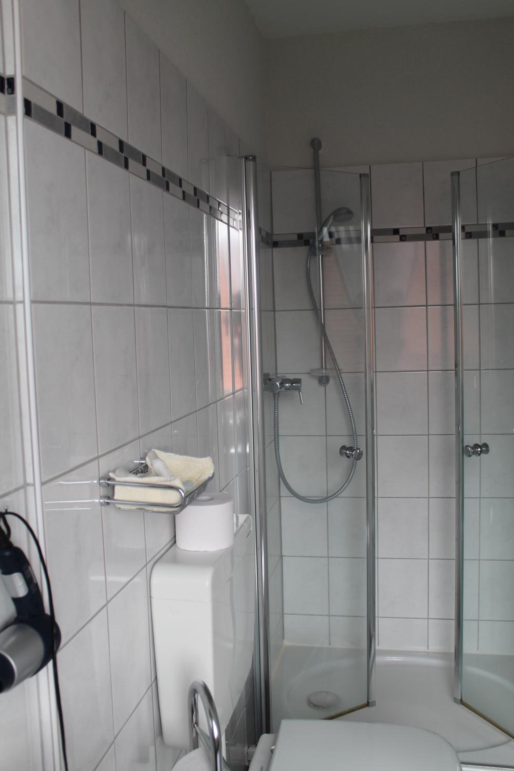 Double Room - Photo 8