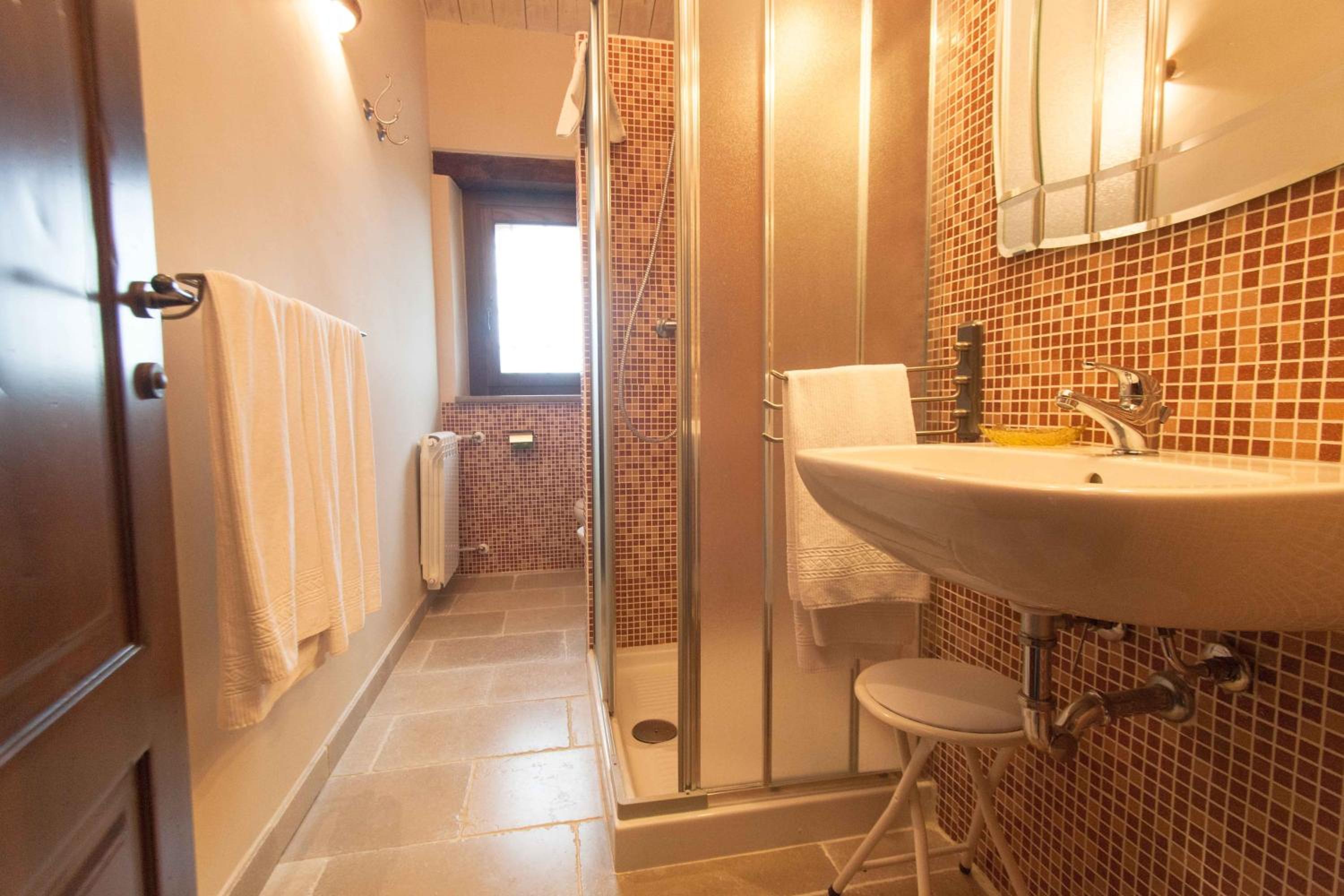 Double or Twin Room - Photo 19