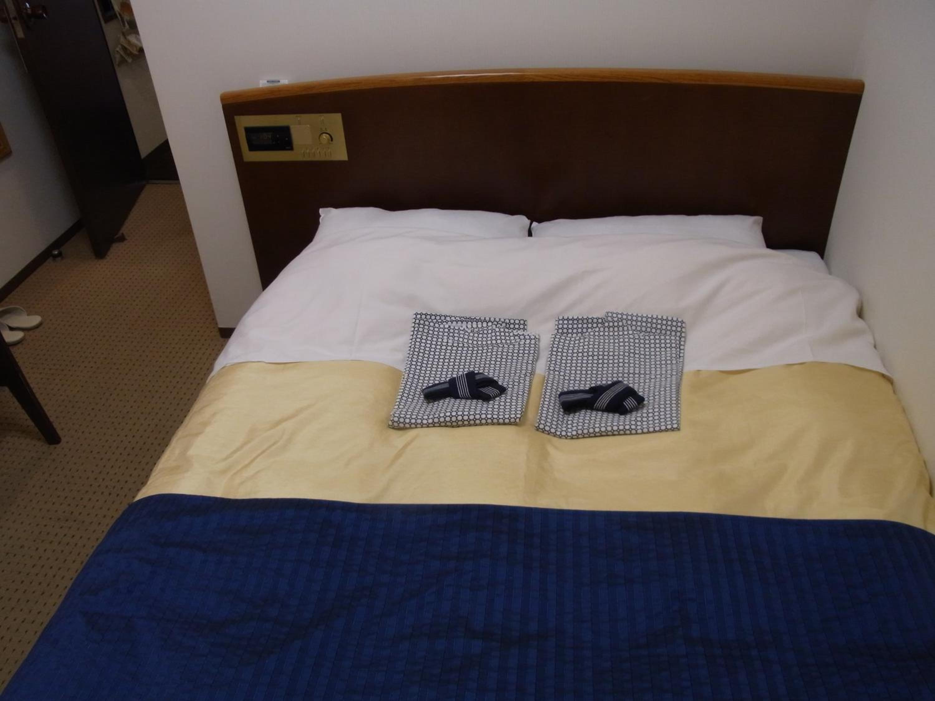Double Room - Non-Smoking photo 2