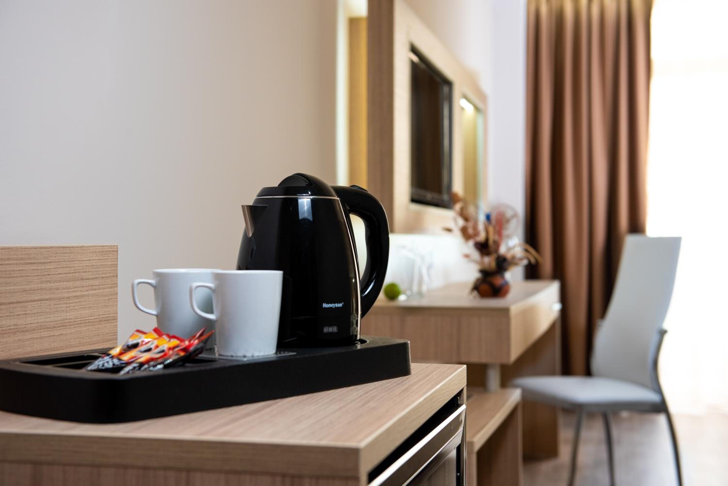 Suite with Balcony (2 Adults + 2 Children) photo 1