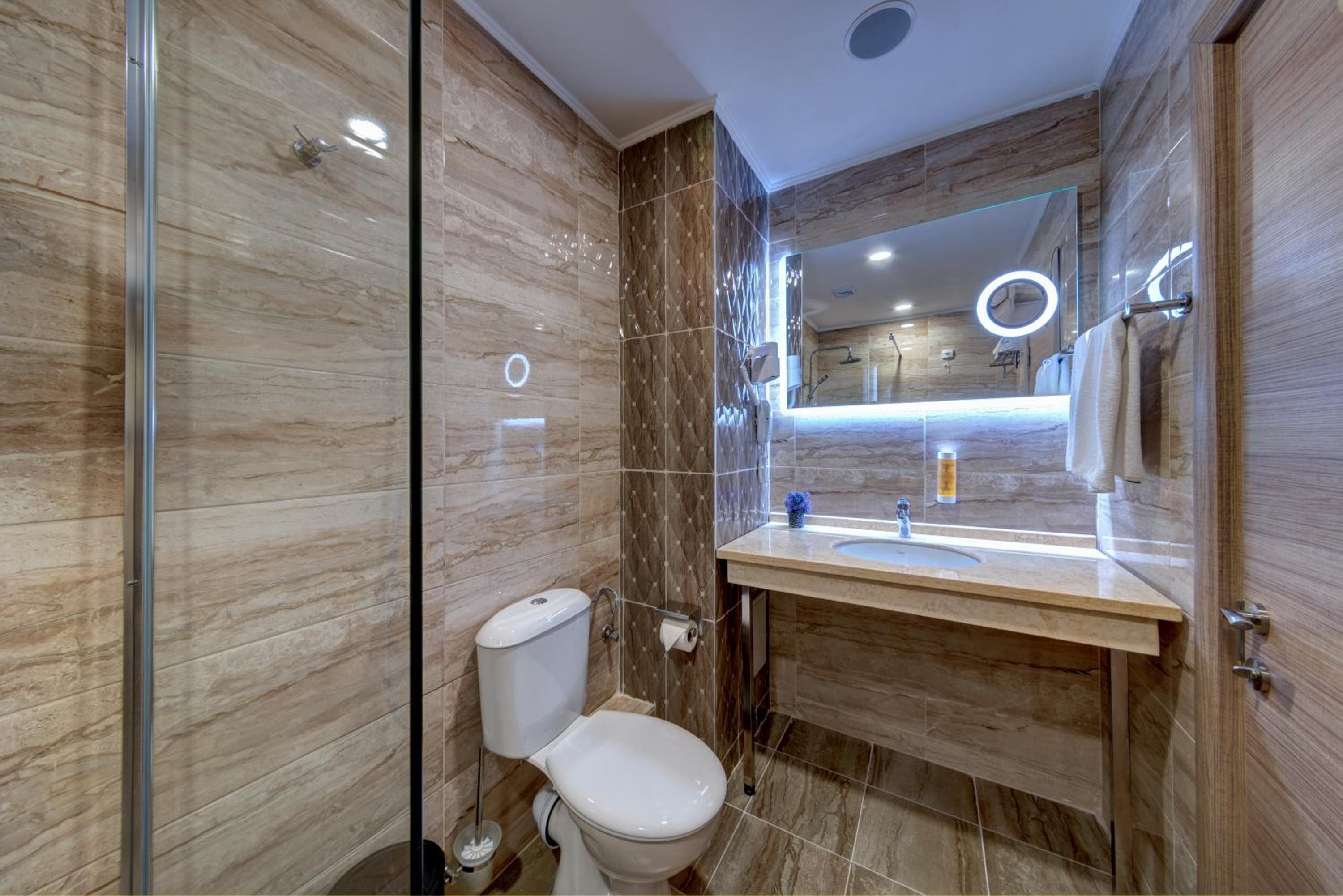Double or Twin Room with Balcony (2 Adults) photo 3