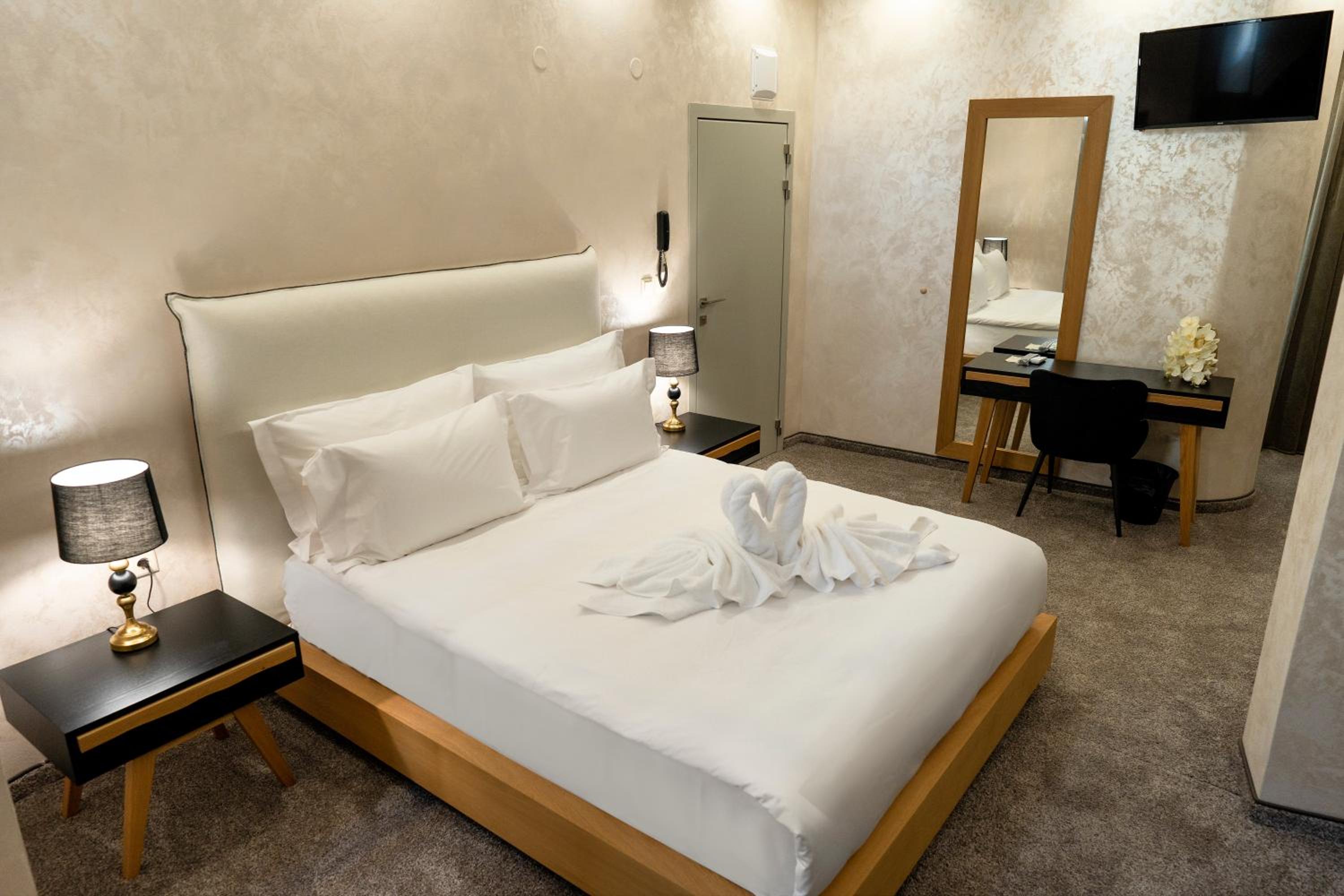 Superior Double Room - Photo 8
