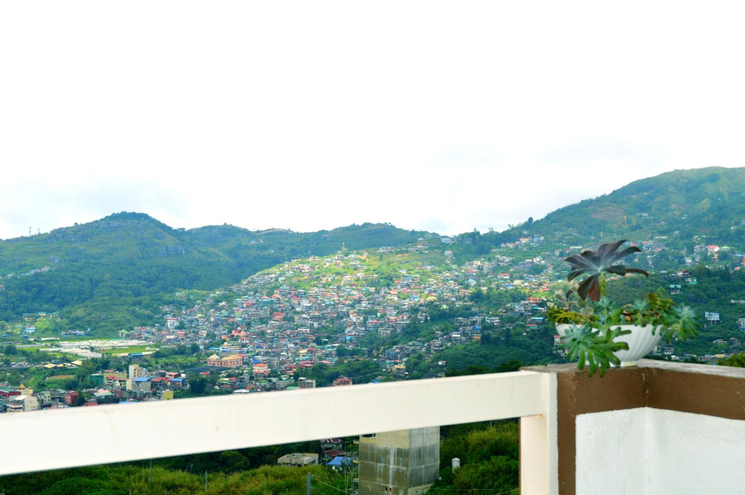 Studio with Balcony - Photo 8