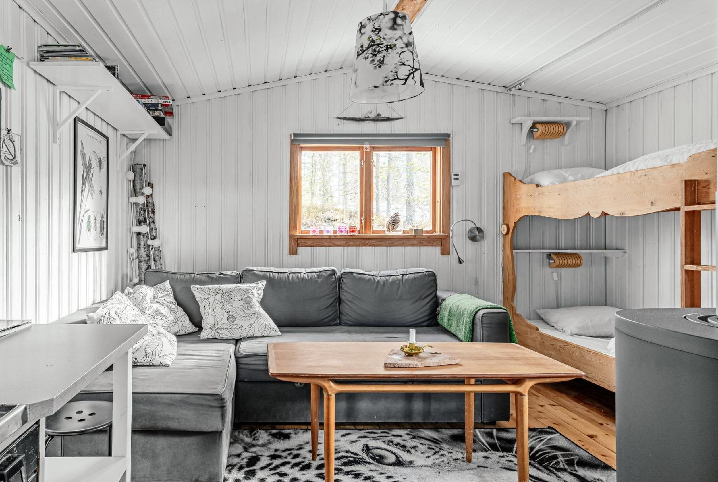 One-Bedroom House photo 1