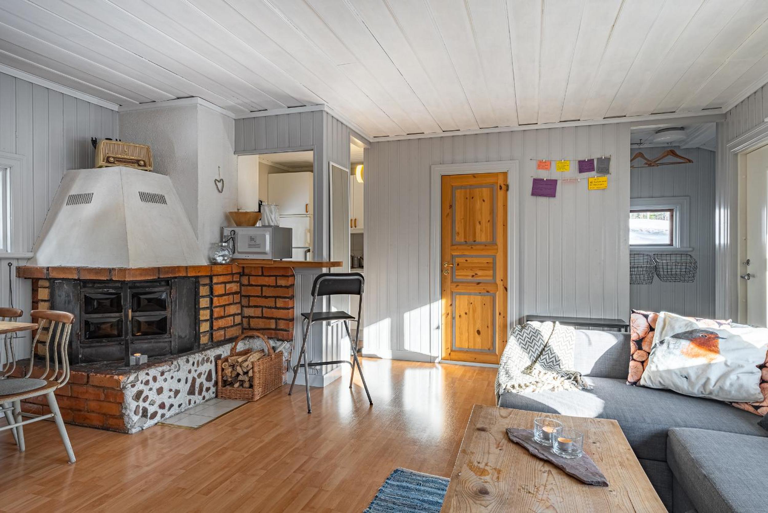 Two-Bedroom House photo 2