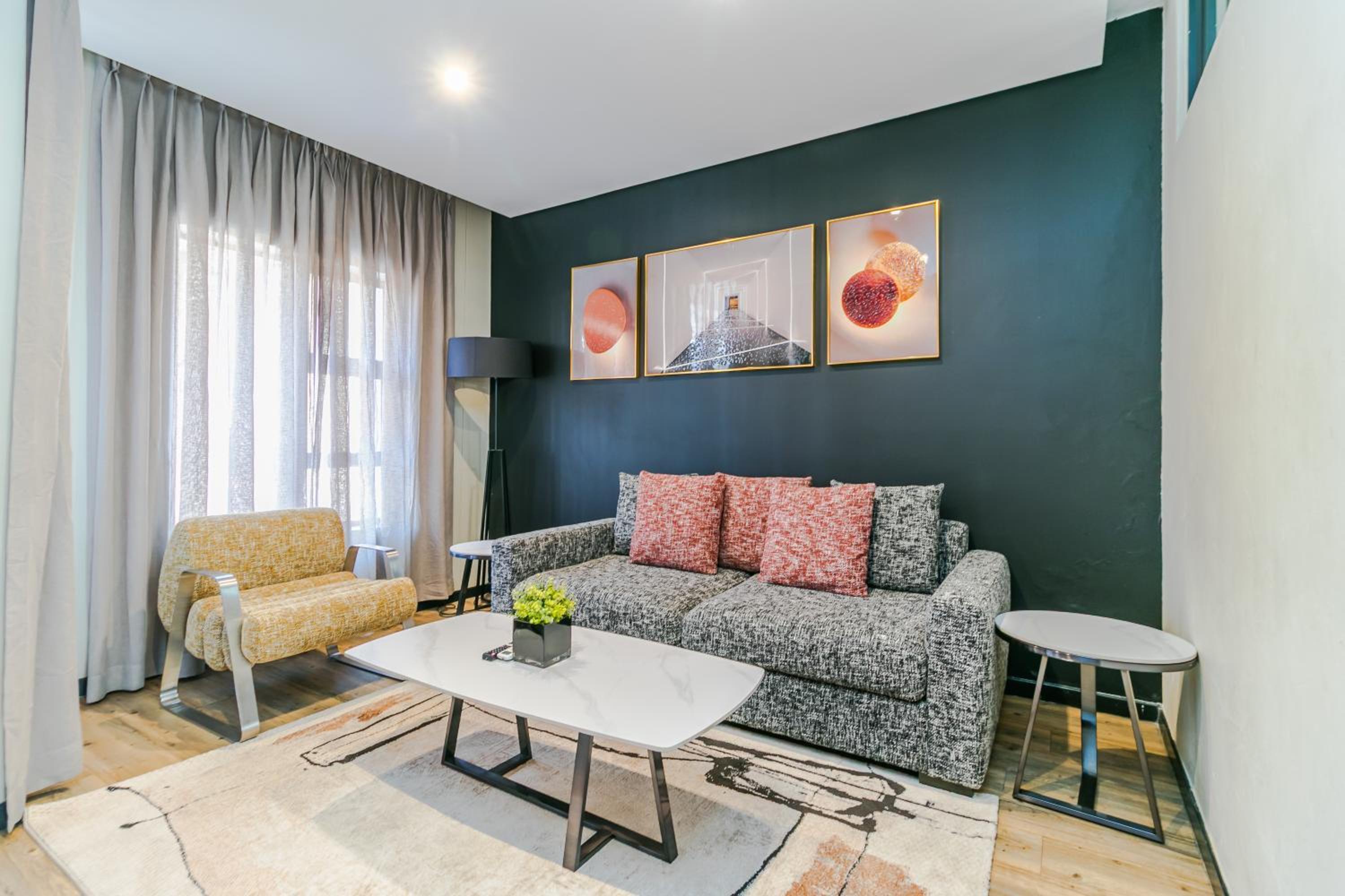 Deluxe 1 bedroom apartment