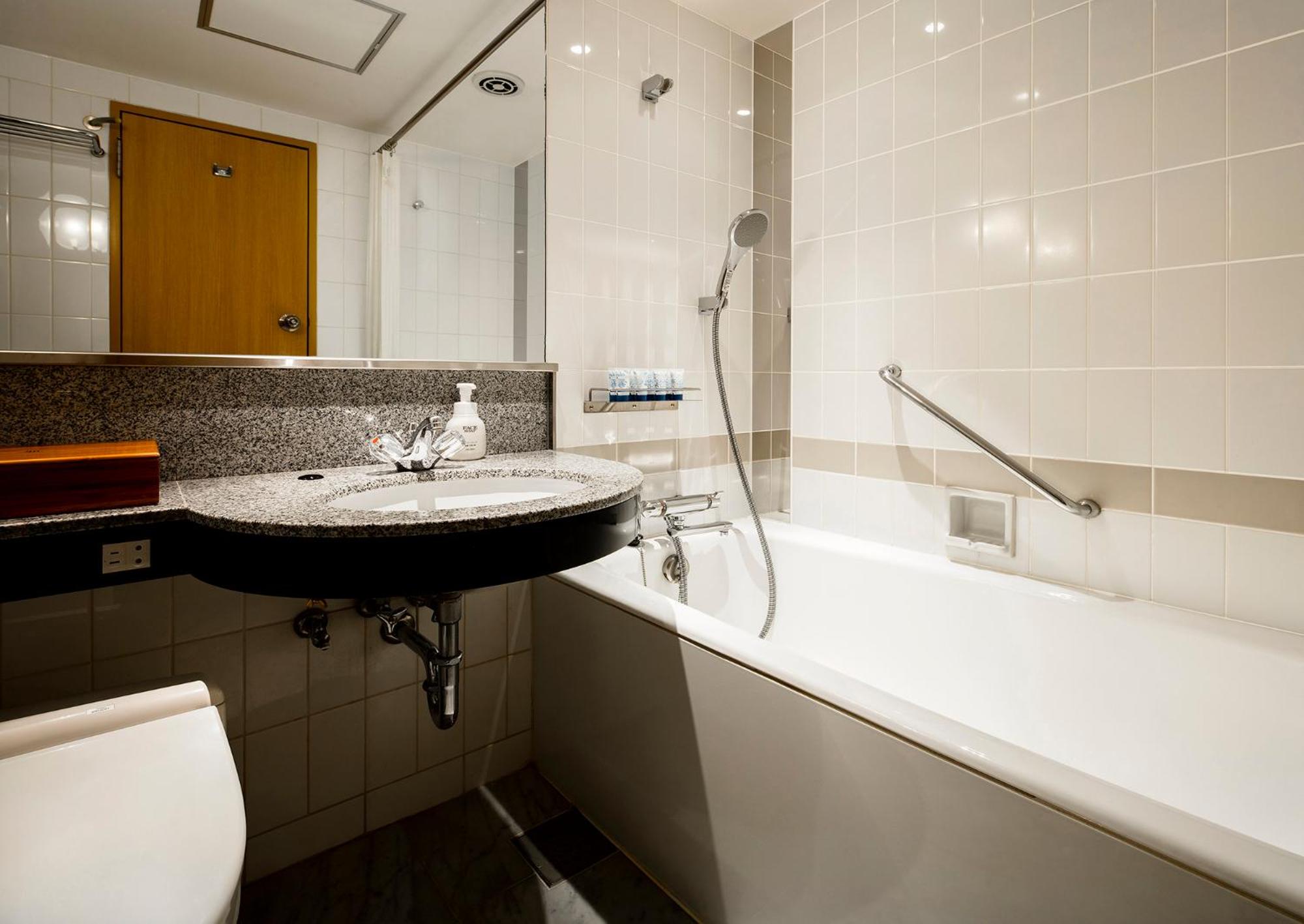 Standard Twin Room - Premium Floor - Non-Smoking (9th Floor) - Photo 5