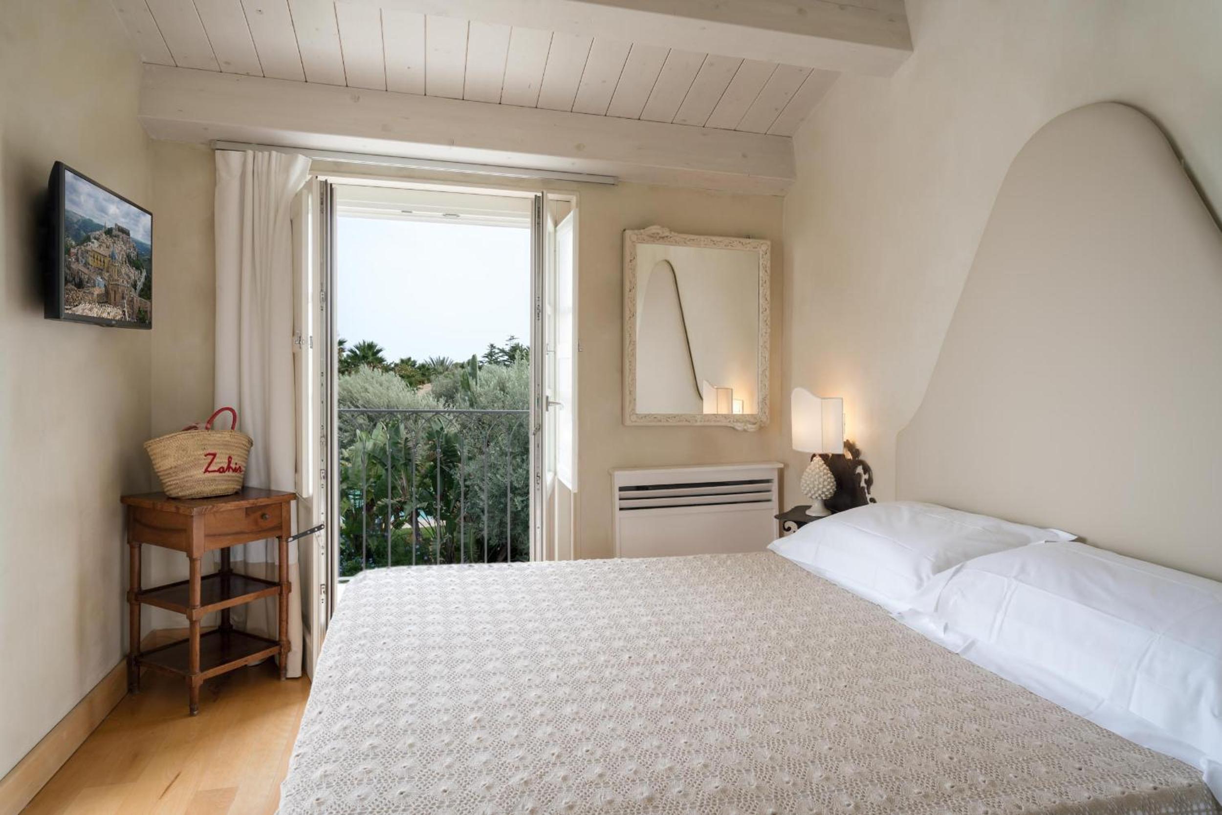 Suite with Terrace photo 2