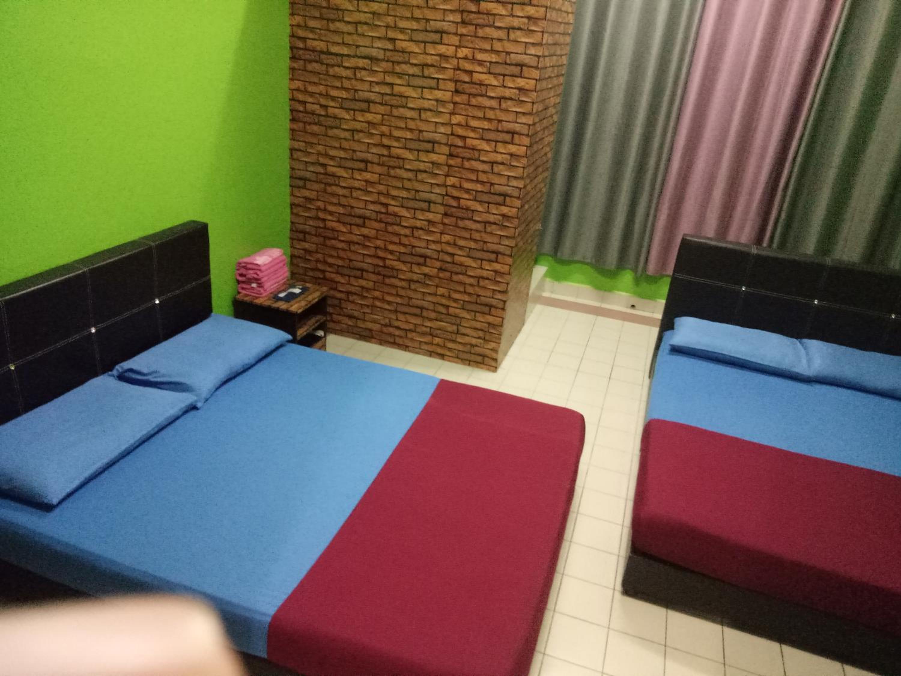 Queen Room with Two Queen Beds photo 2