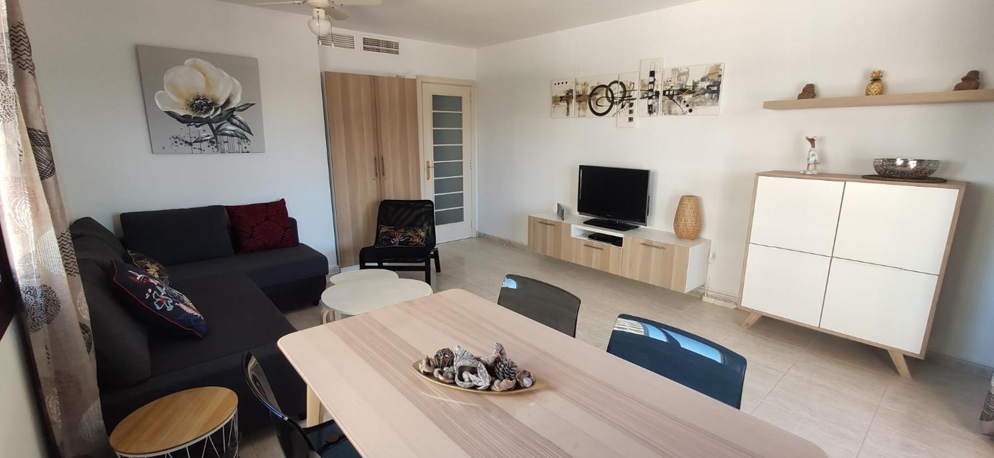 Apartamento de dos habitaciones con vista al mar