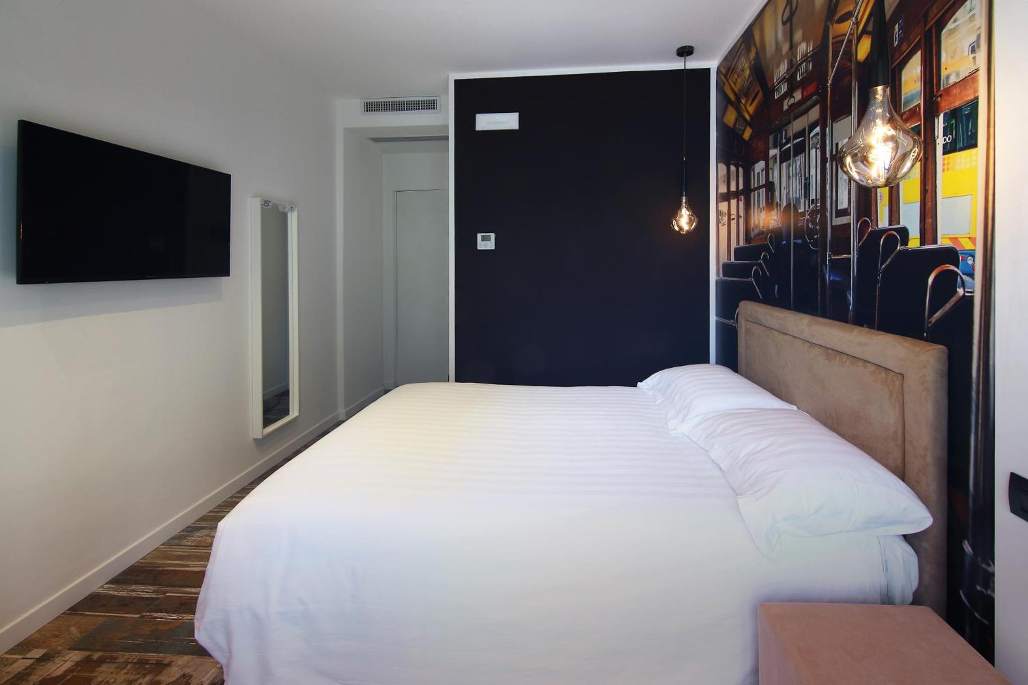 Queen Room with Balcony
