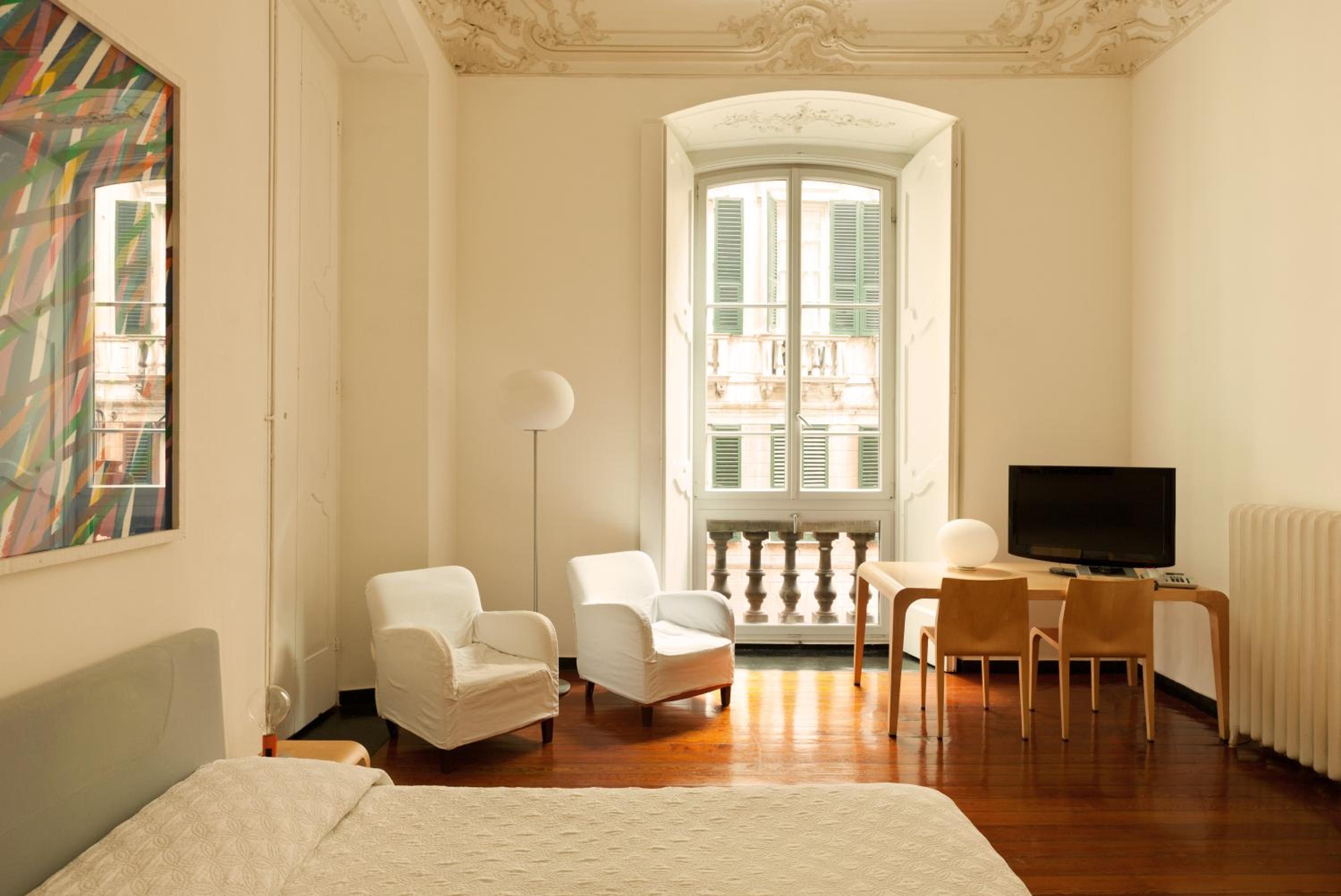 Double Room (1 Adult) - Photo 12