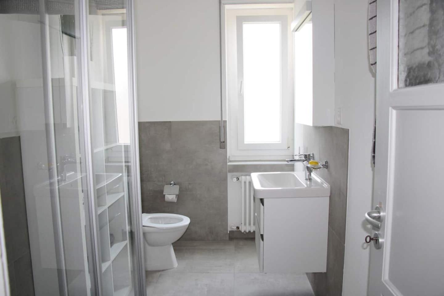 One-Bedroom Apartment - Photo 11