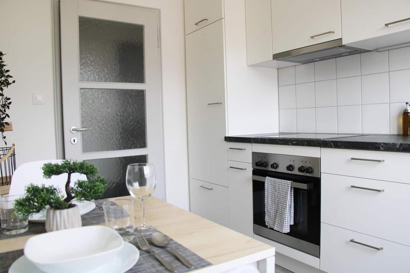 One-Bedroom Apartment - Photo 12