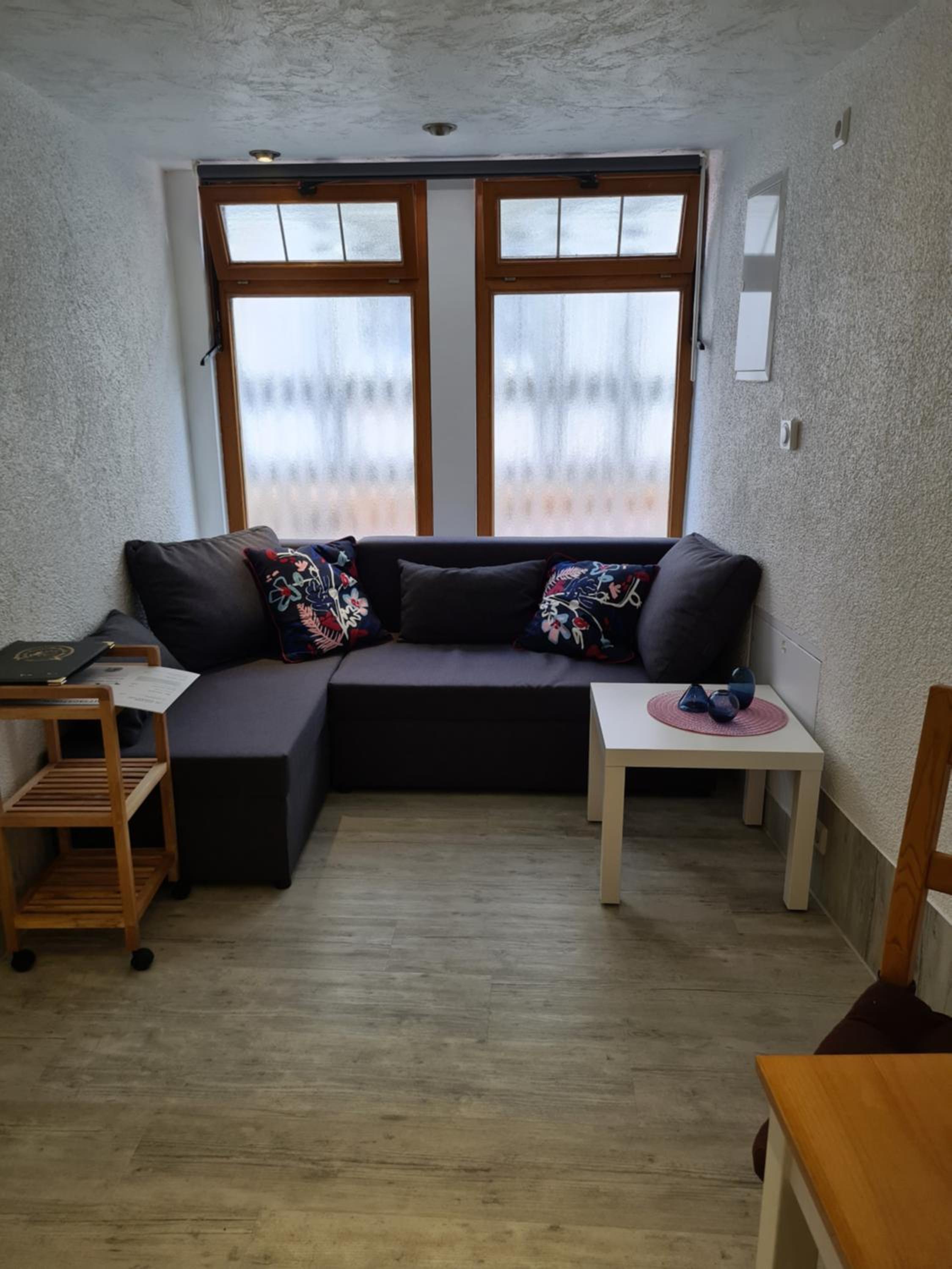 One-Bedroom Apartment photo 2