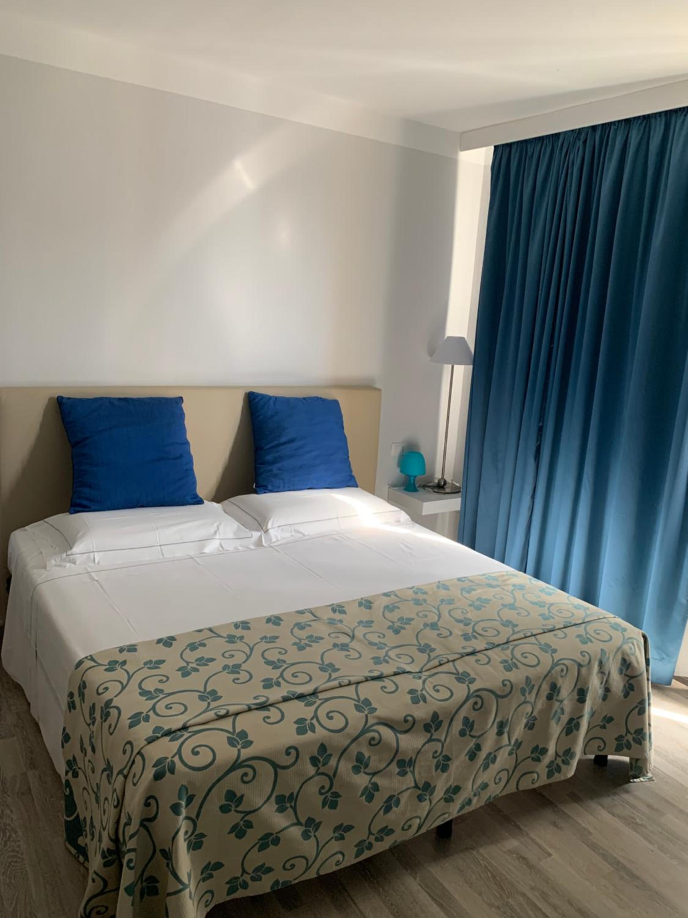 King Room with Pool View photo 2
