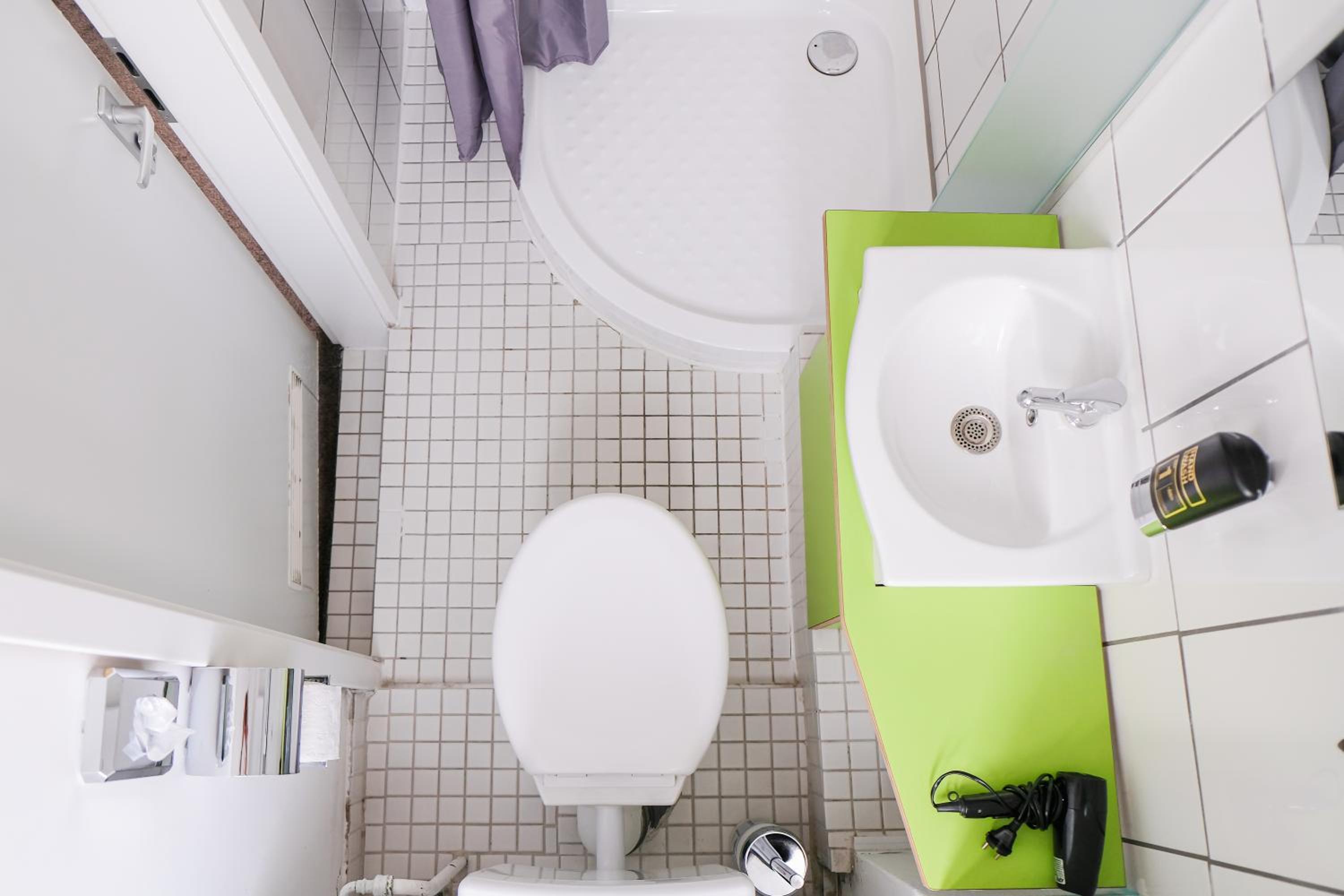 Double Room with Private Bathroom - Photo 9