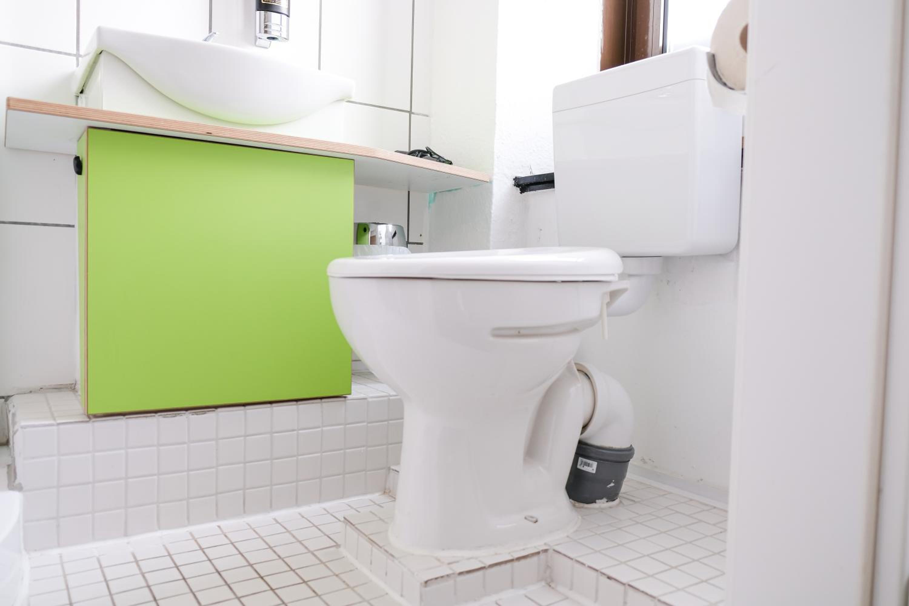 Double Room with Private Bathroom - Photo 10