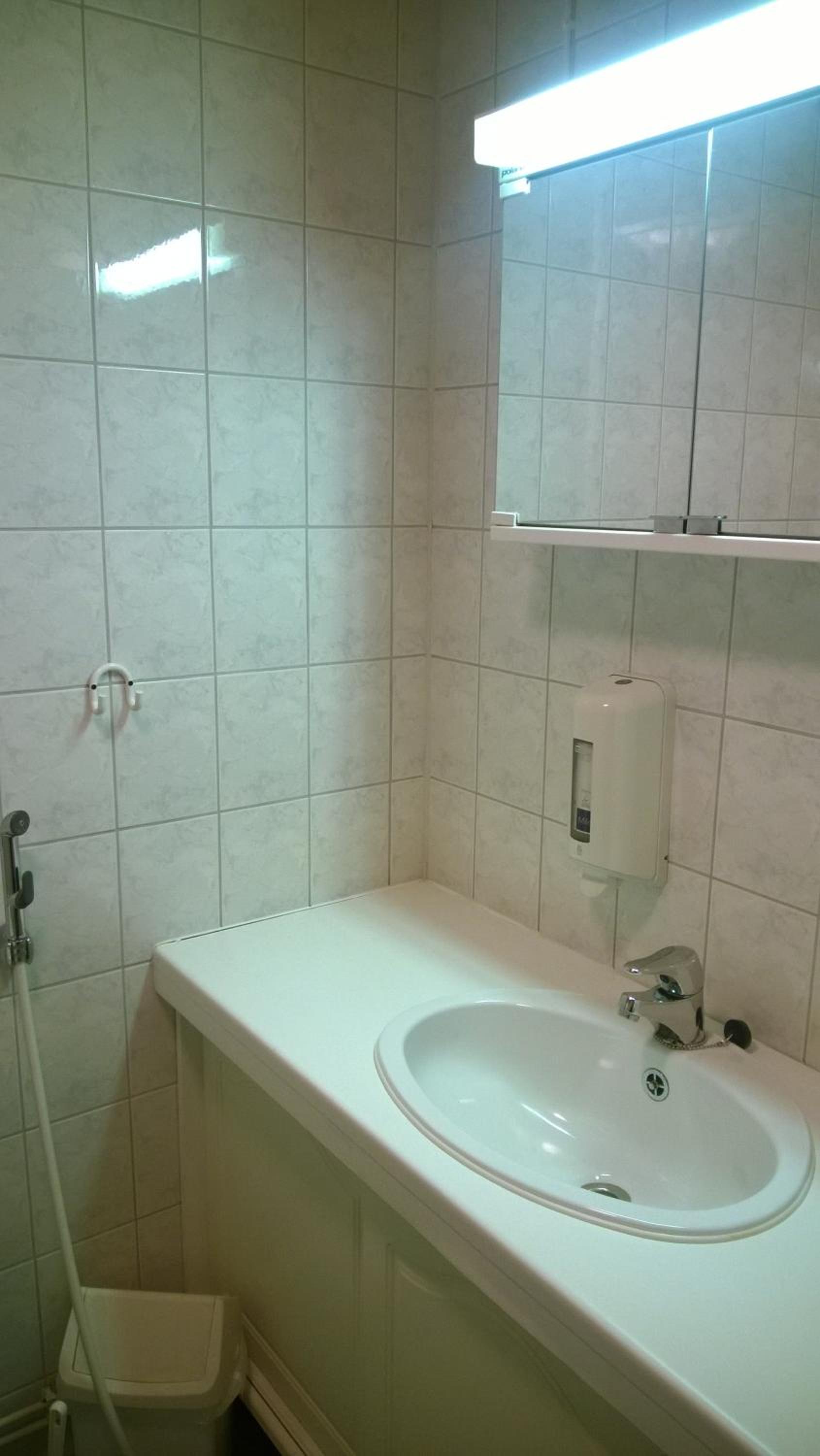 Twin Room - Photo 2