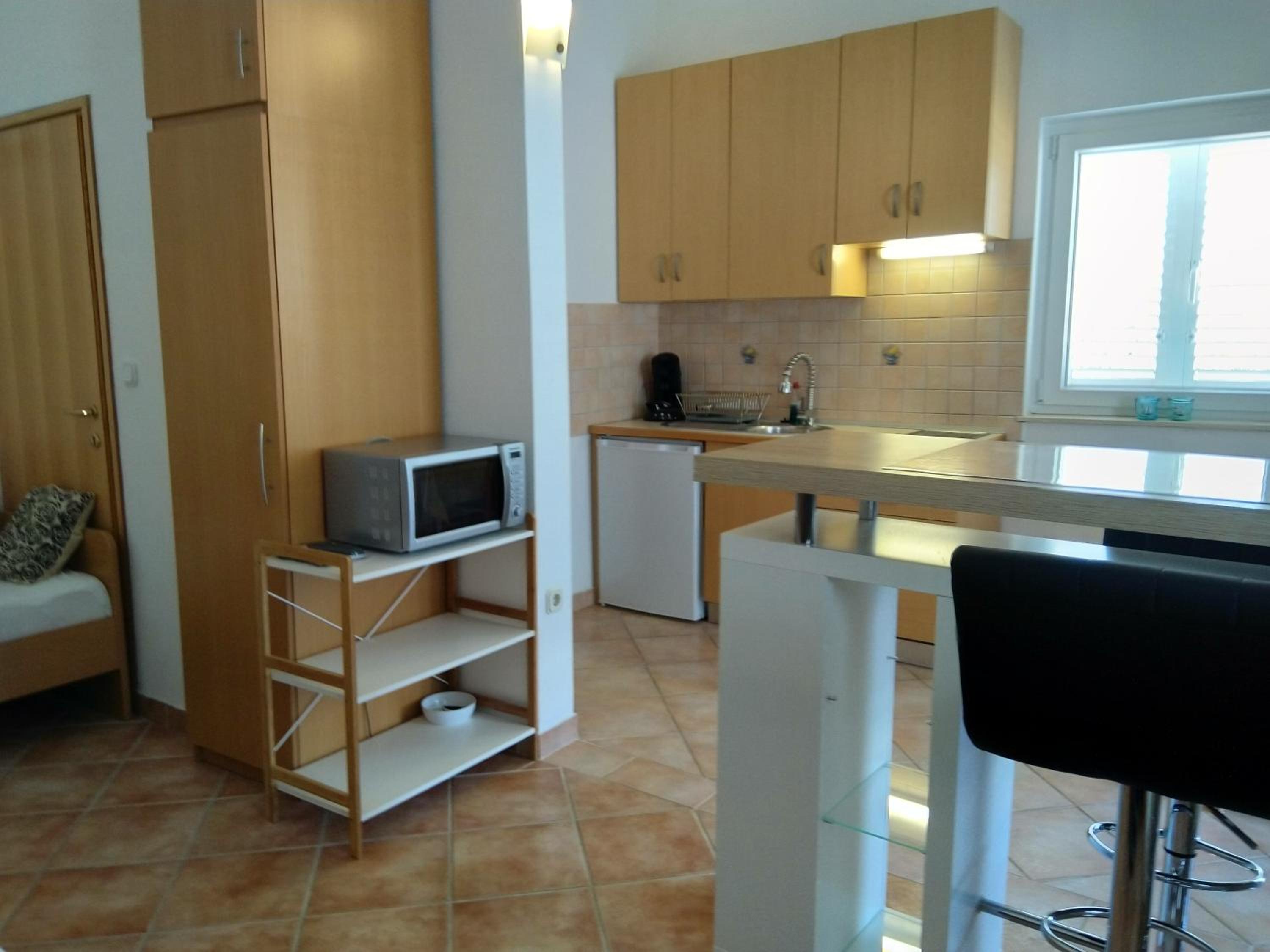 Apartment with Sea View - Photo 8