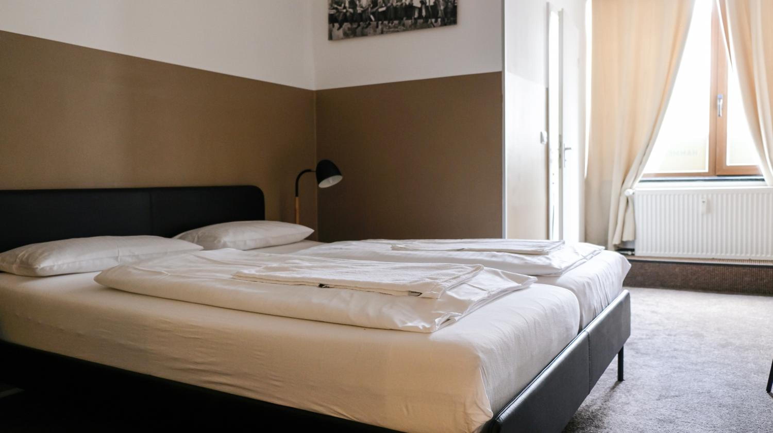 Double Room with Private Bathroom - Photo 27